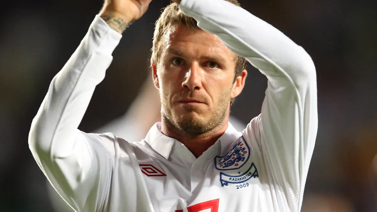 David Beckham Aplauds Fans After 0-4 Victory Kazakhstan V England,World Cup Qualifier Kazakhstan V England Central Stadium, Almaty, Kazakhstan 06 June 2009 David Beckham Aplauds Fans After 0-4 Victory Kazakhstan V England,World Cup Qualifier Kazakhstan V England Central Stadium, Almaty, Kazakhstan 06 June 2009 PUBLICATIONxINxGERxSUIxAUTxONLY Copyright: Allstar/RichardxSelle 12781498