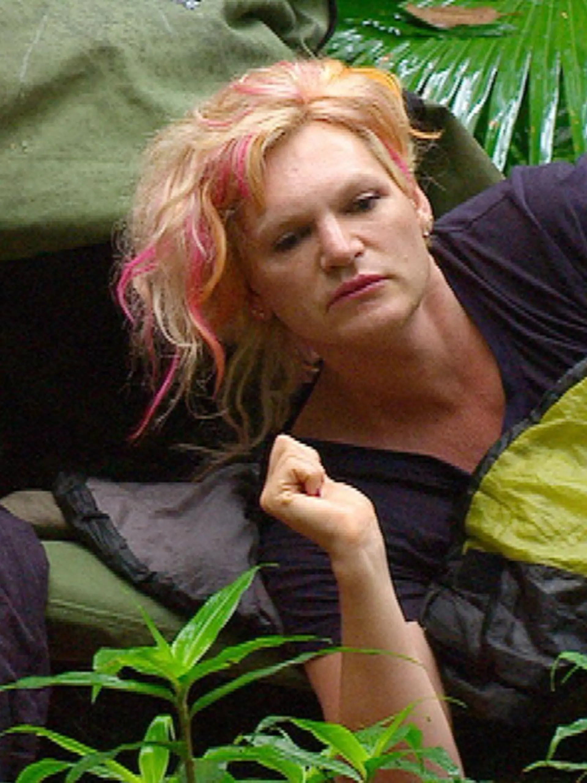 Erst nach dem allmorgendlichen Schminken ist Olivia Jones perfekt. Doch wer ist Oliver?

Verwendung der Bilder für Online-Medien ausschließlich mit folgender Verlinkung: "Alle Infos zu "Ich bin ein Star - Holt mich hier raus!" im Special bei RTL.de: http://www.rtl.de/cms/sendungen/ich-bin-ein-star.html

NUR ZUR EINMALIGEN VERÖFFENTLICHUNG ! KEINE WEITERGABE AN DRITTE ! 
KEINE VERWENDUNG NACH DEM 10.02.2013 !! KEINE ARCHIVIERUNG !

Suchbegriff: Dschungelcamp *** Local Caption *** Verwendung der Bilder für Online-Medien ausschließlich mit folgender Verlinkung: "Alle Infos zu "Ich bin ein Star - Holt mich hier raus!" im Special bei RTL.de: http://www.rtl.de/cms/sendungen/ich-bin-ein-star.html

NUR ZUR EINMALIGEN VERÖFFENTLICHUNG ! KEINE WEITERGABE AN DRITTE ! 
KEINE VERWENDUNG NACH DEM 10.02.2013!! KEINE ARCHIVIERUNG !