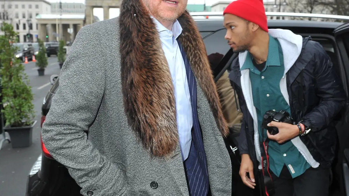 Bildnummer: 59102190 Datum: 19.01.2013 Copyright: imago/APressBoris Becker auf dem Weg zur Zoe Ona Modenschau im Rahmen der Mercedes-Benz Fashion Week Herbst/Winter 2013 am 18.01.2013 in Berlin MBFW Fashionweek 2013 in Berlin- Boris Becker PUBLICATIONxINxGERxSUIxAUTxONLY People Entertainment privat Modewoche premiumd x1x xsk 2013 hoch Celeb Celebs Celebrities Celebrity MBFW Mercedes Benz Halbportraet Halbportrait 59102190 Date 19 01 2013 Copyright Imago apress Boris Becker on the Way to Zoe Ona Fashion show in Frame the Mercedes Benz Fashion Week Autumn Winter 2013 at 18 01 2013 in Berlin MBFW Fashion Week 2013 in Berlin Boris Becker PUBLICATIONxINxGERxSUIxAUTxONLY Celebrities Entertainment private Fashion Week premiumd x1x xSK 2013 vertical Celeb Celebrities Celebrity MBFW Mercedes Benz Halbportraet Half-portrait
