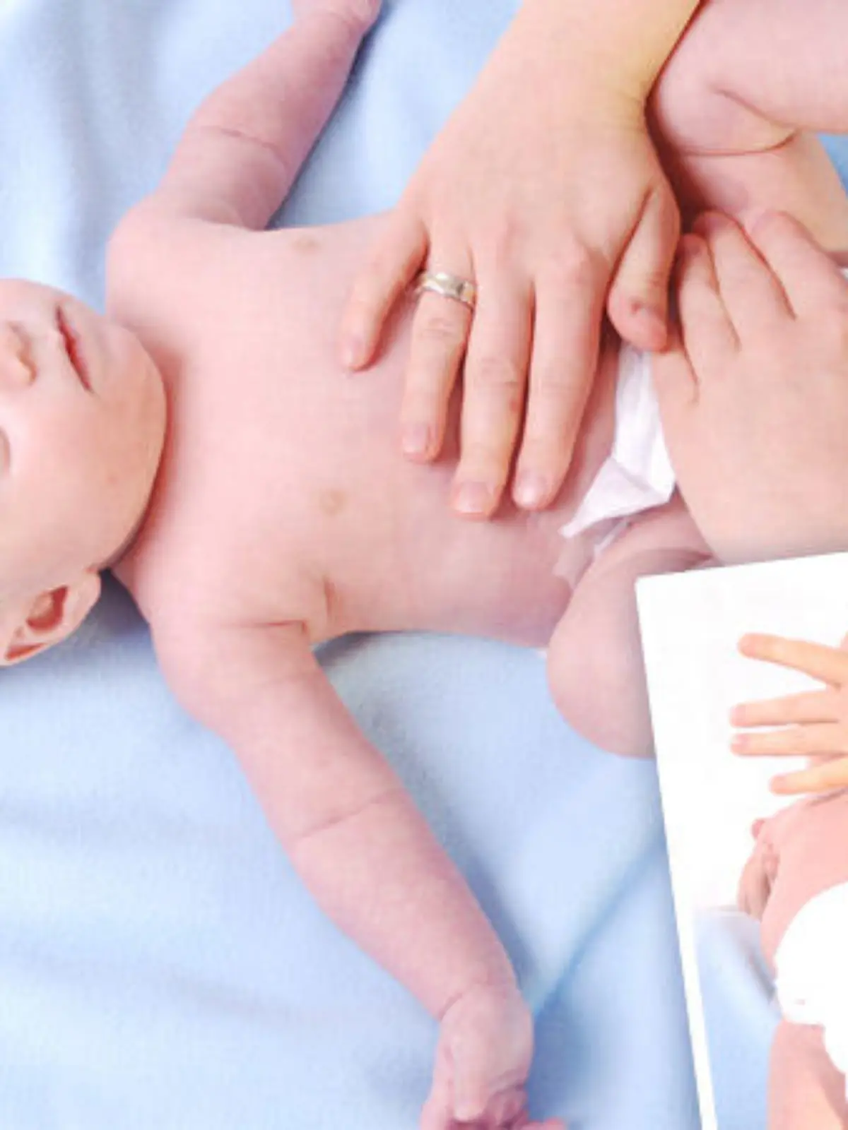 Bei Dreimonatskoliken hilft Babymassage
