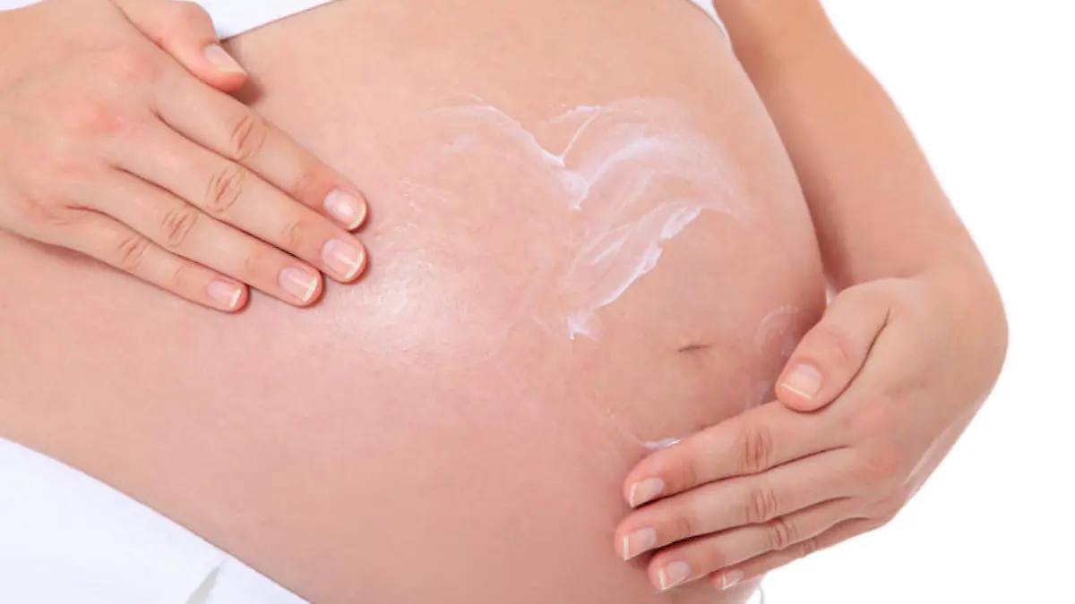 schwanger schwangerschaft bauch creme pflege schwangerschaftsstreifen Fotolia 35129012 S.jpg