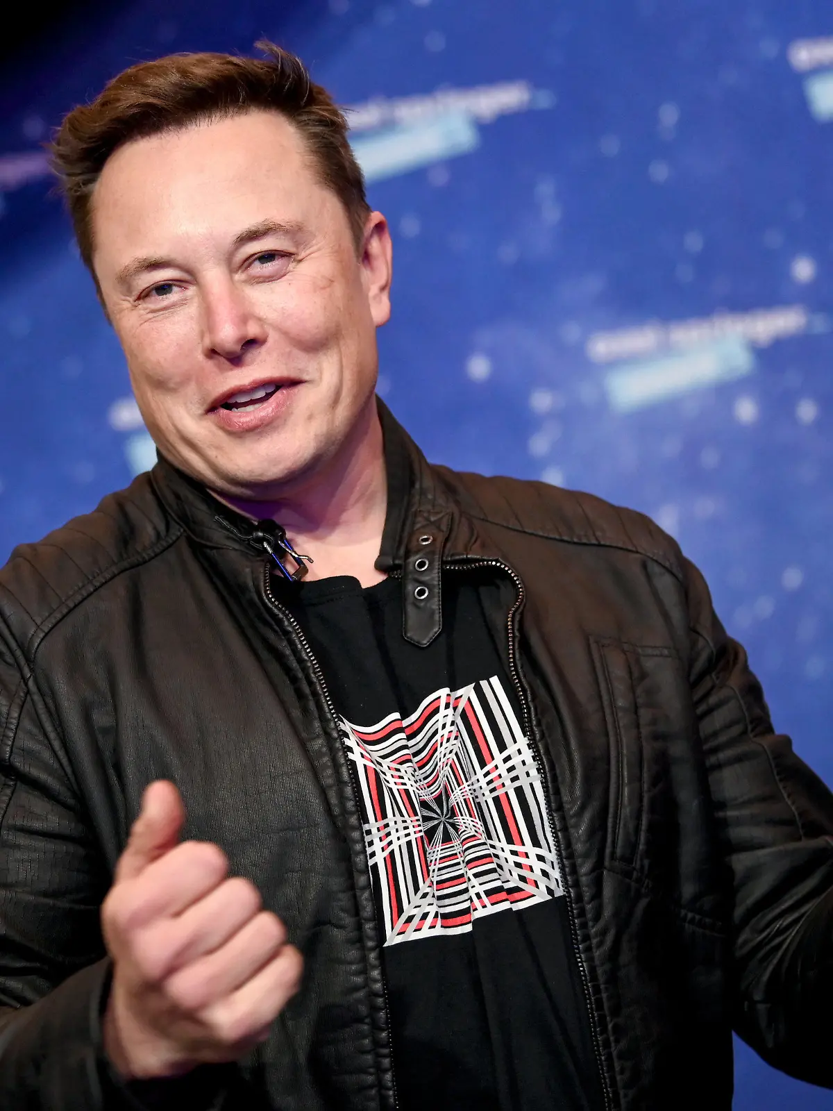 ARCHIV - 01.12.2020, Berlin: Elon Musk, Tesla-CEO, kommt zur Verleihung vom Axel Springer Award. (zu dpa «Elon Musk begräbt Kriegsbeil im Konflikt mit Apple vorerst») Foto: Britta Pedersen/dpa-Zentralbild/dpa-pool/dpa +++ dpa-Bildfunk +++
