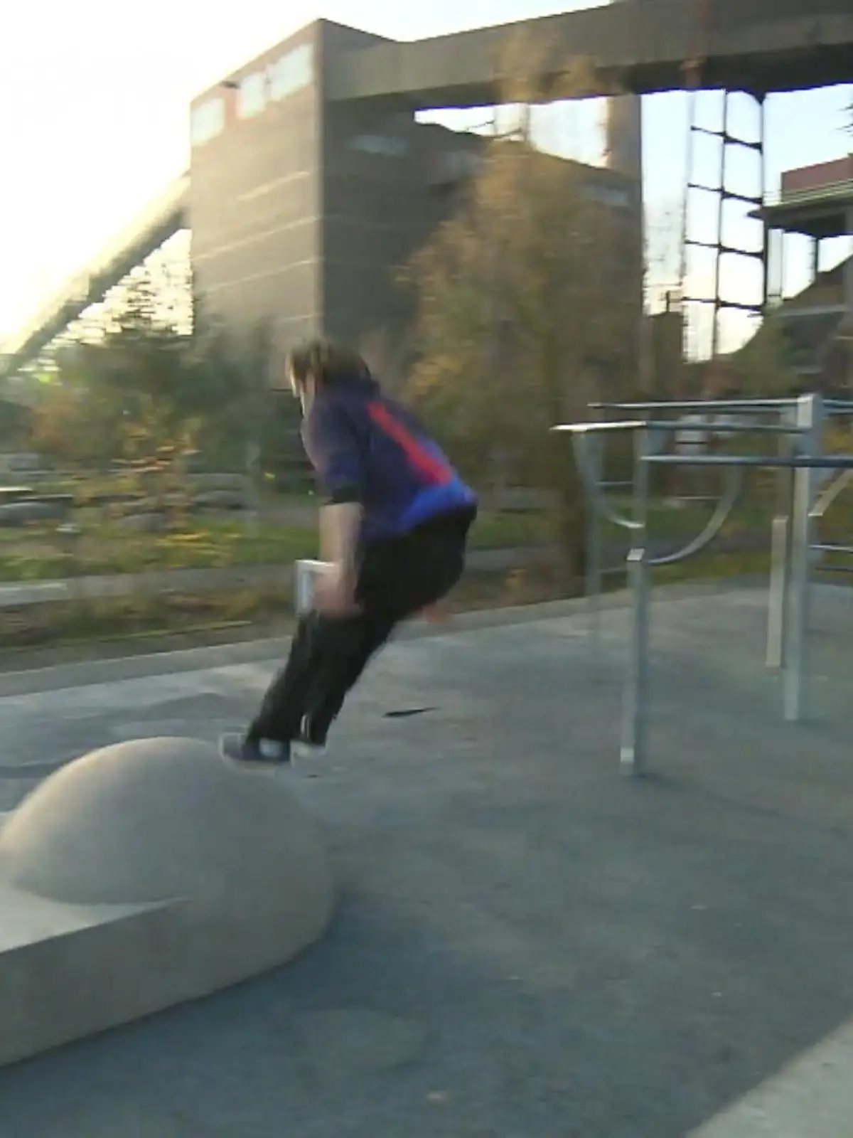 Bild zu: "Ein 25-Jähriger aus Essen macht Stunts"