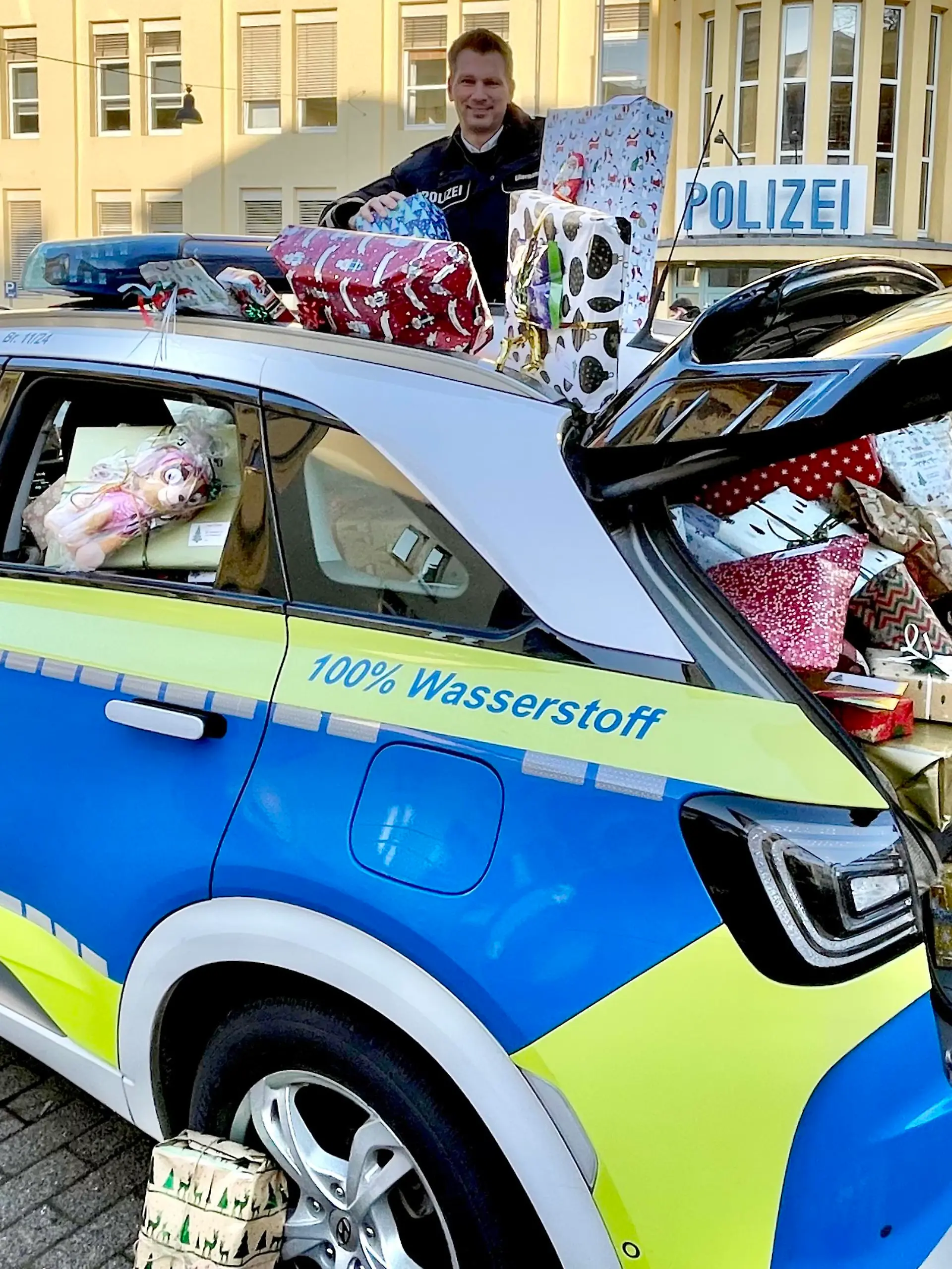 Bei diesem Anblick wird ganz bestimmt selbst der Weihnachtsmann neidisch. 171 Geschenke für sozial benachteiligte Kinder und Jugendliche.