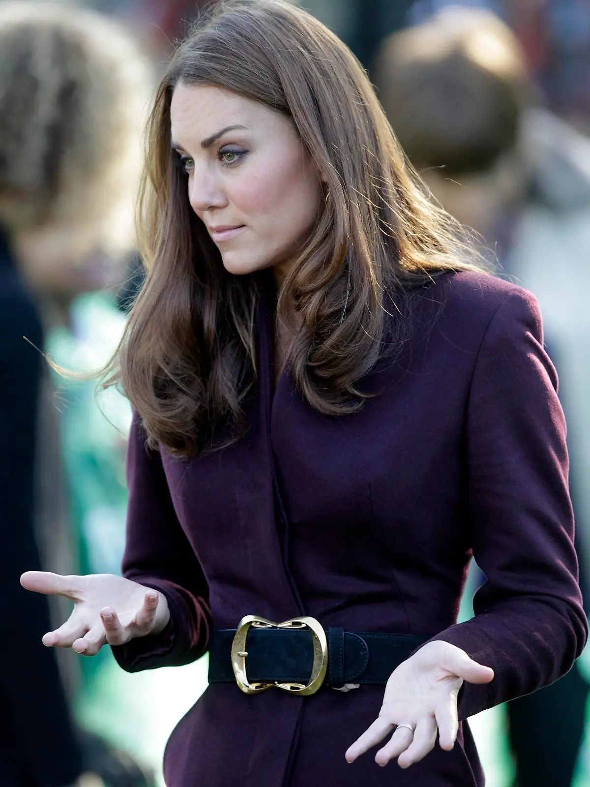 ARCHIV - Ein angebliches Interview einer alten Schulfreundin von Kate Middleton (Foto vom 10.10.2012) hat die Gerüchteküche über eine Schwangerschaft der Ehefrau von Prinz William angeheizt. In einem australischenMagazin hatte das Mädchen ausgeplaudert, Kate sei schwanger. Wenig später nahm sie die Aussagen über Social Media wieder zurück. DerBuckingham Palast schweigt zu den Gerüchten. Foto: epa (zu dpa-Leute-Meldung vom 21.11.2012)  +++(c) dpa - Bildfunk+++
