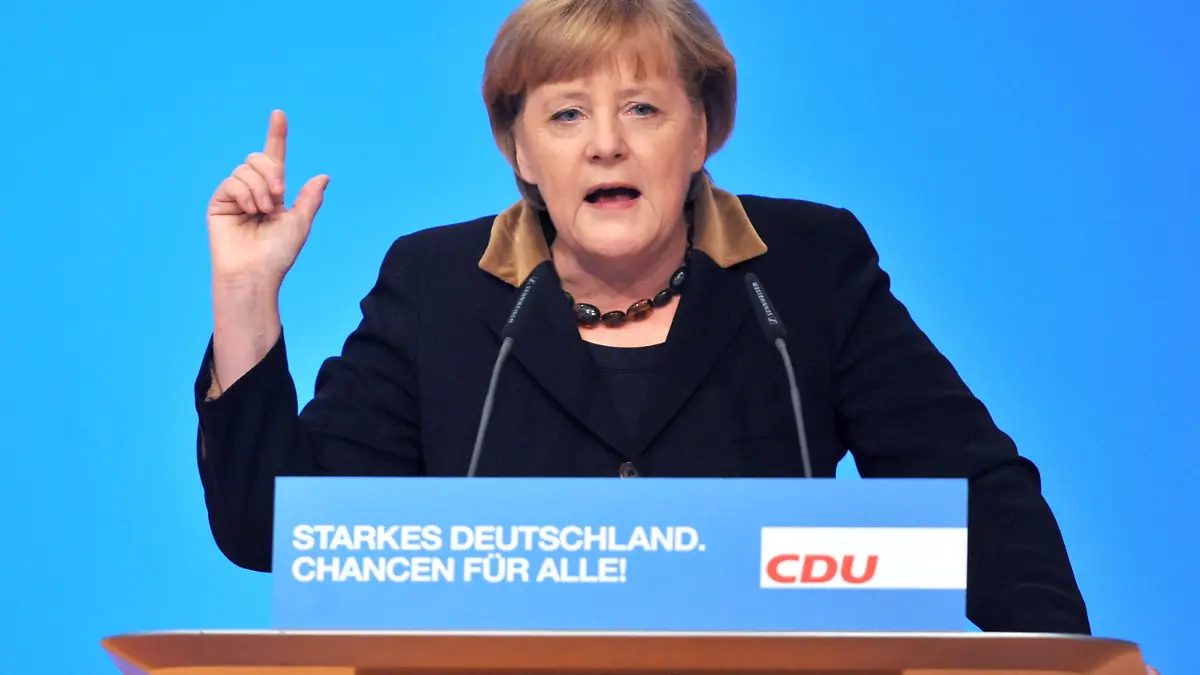 Bundeskanzlerin Angela Merkel spricht am 04.12.2012 beim 25. Bundesparteitag der CDU in Hannover (Niedersachsen).  Foto: Bernd von Jutrczenka/dpa  +++(c) dpa - Bildfunk+++