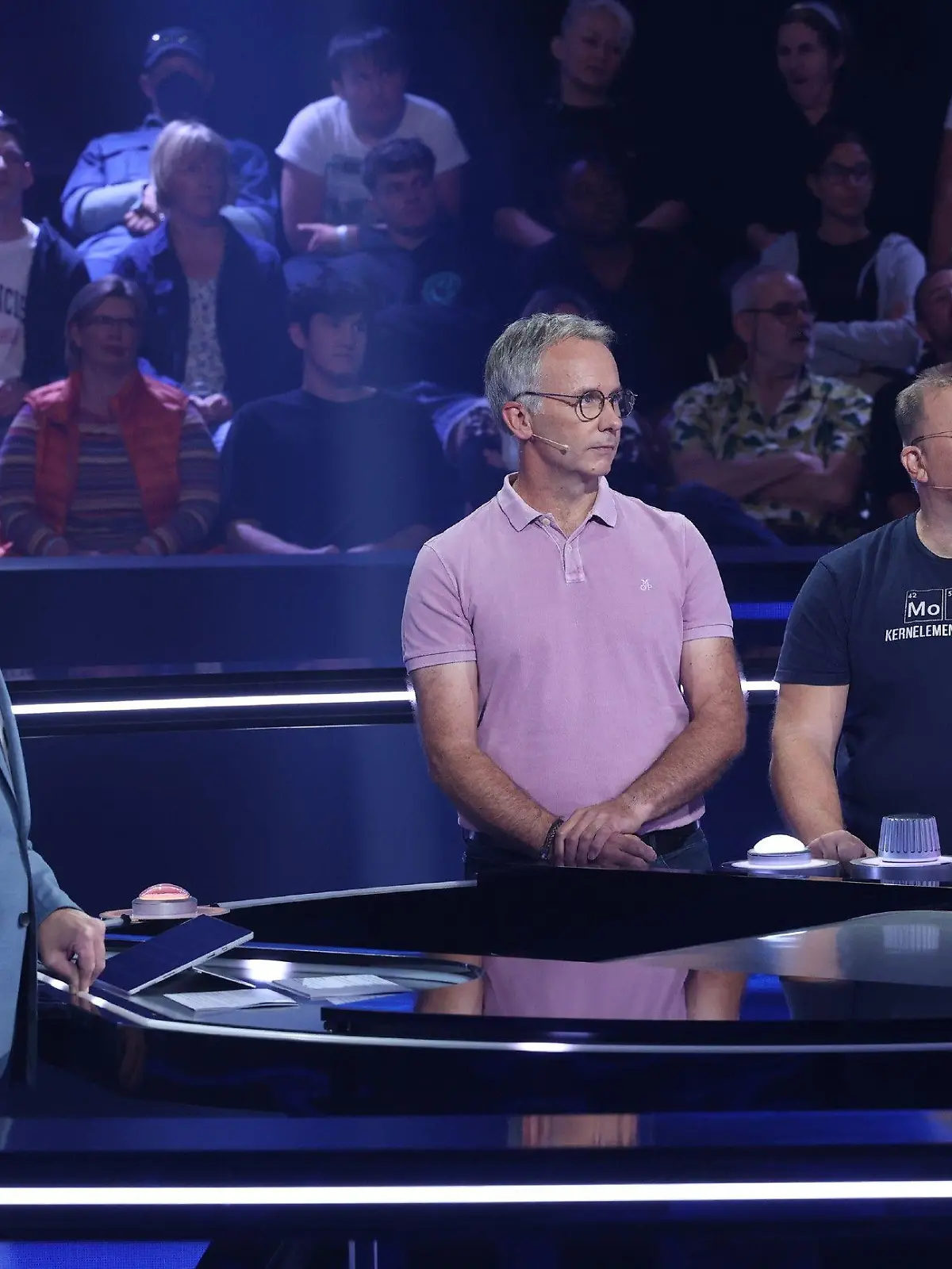 Moderator Daniel Hartwich (l.) mit den Kandidaten Peter (M.) und Eckhart.

Die Verwendung des sendungsbezogenen Materials ist nur mit dem Hinweis und Verlinkung auf RTL+ gestattet.