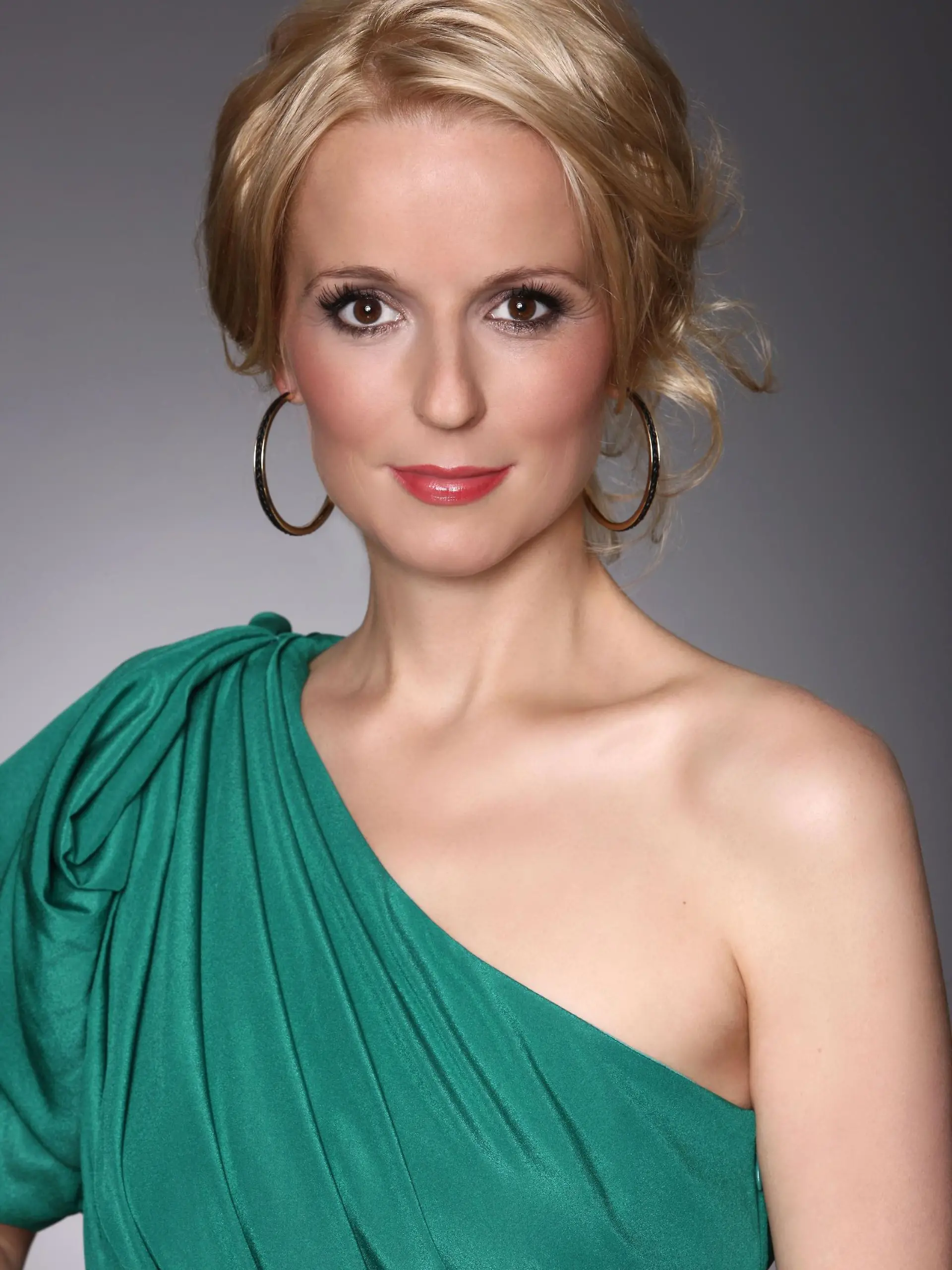 Mignon (31) aus Hamburg. Verwendung der Bilder für Online-Medien ausschließlich mit folgender Verlinkung: "Alle Infos zu "Der Bachelor" im Special bei RTL.de: http://www.rtl.de/cms/sendungen/show/der-bachelor.html
