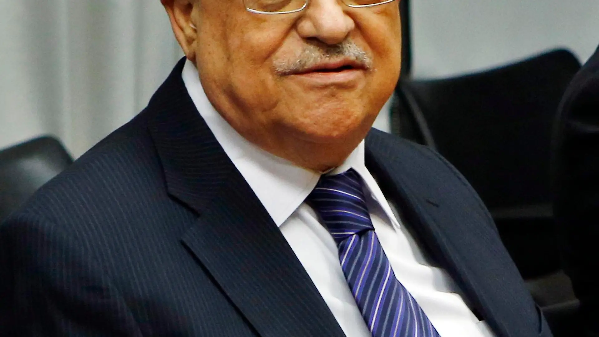 Palestinian President Mahmoud Abbas meets with United Nations Secretary General Ban Ki-moon (not pictured) at the U.N. headquarters in New York November 28, 2012. A Palestinian bid for indirect U.N. recognition of statehood received vows of support from more than a dozen European nations as of Wednesday, and diplomats said this backing may deter Israel from harsh retaliation against the Palestinian Authority for seeking to upgrade its U.N. status. REUTERS/Chip East (UNITED STATES - Tags: POLITICS)