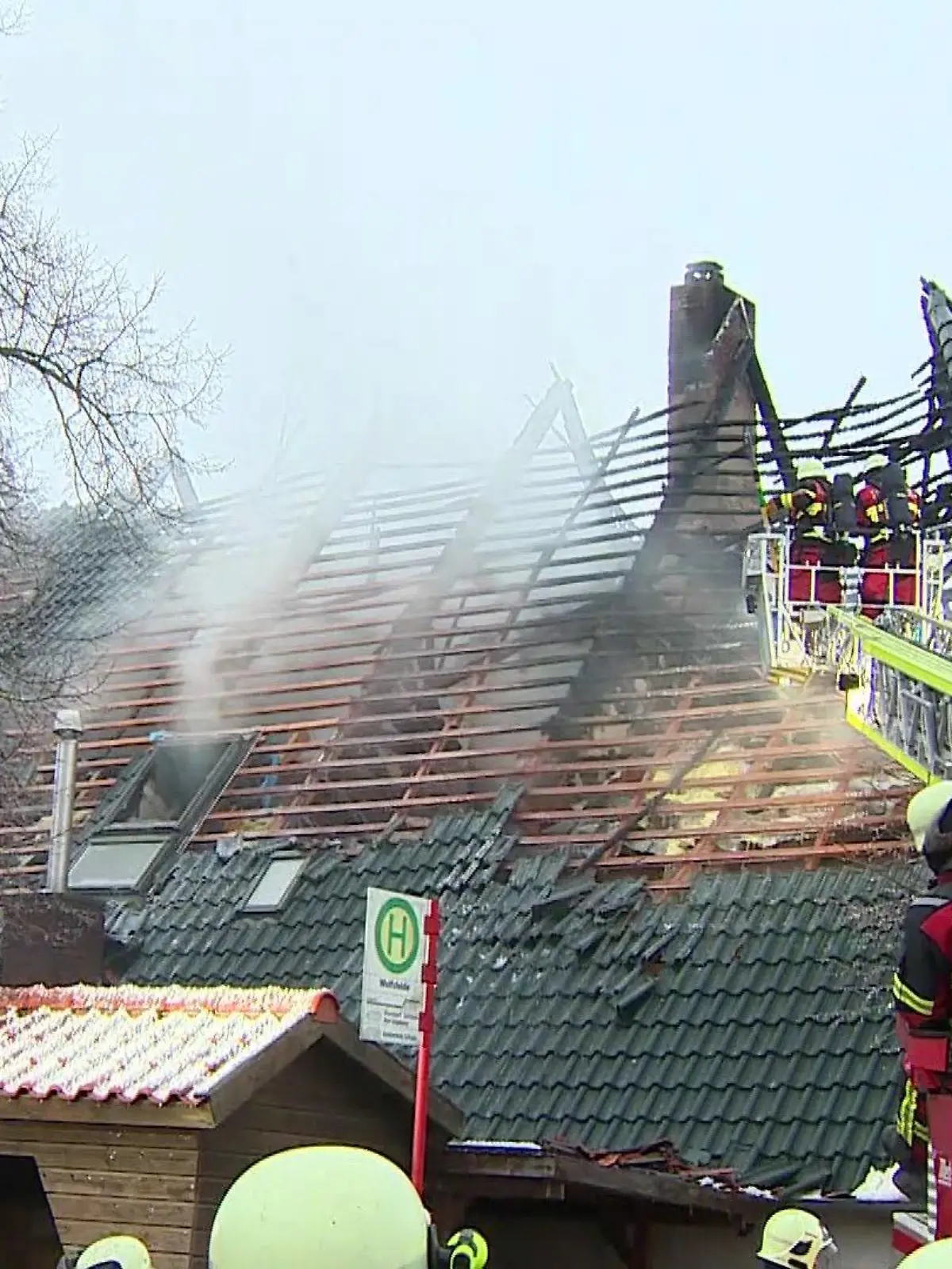 Ein Feuer in einem Bauernhaus in Pronstorf löste am Samstag einen Großeinsatz der Feuerwehr aus.