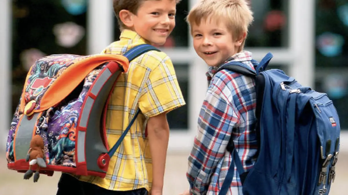 schulranzen schulkinder schule kinder