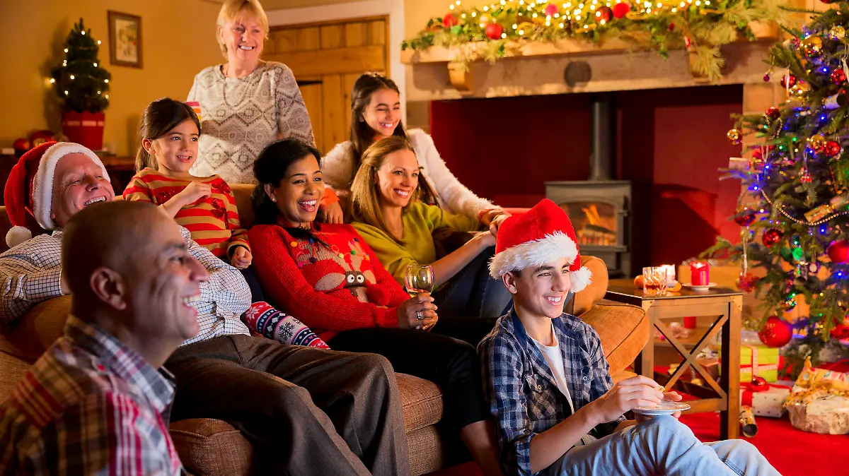 Familie vor dem Fernseher