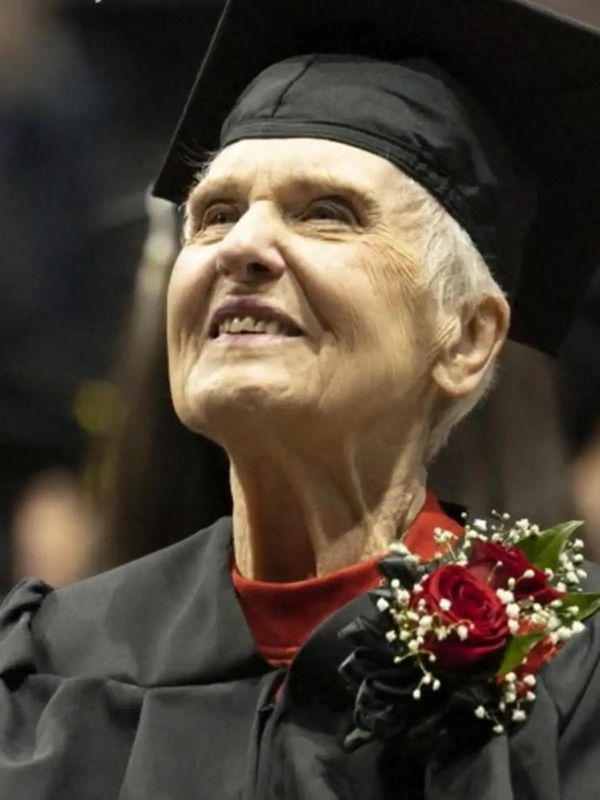 Joyce DeFauw ist eine beeindruckende Frau! Die US-Amerikanerin hat mit 90 Jahren ihren Uni-Abschluss in Hauswirtschaftslehre nachgeholt.