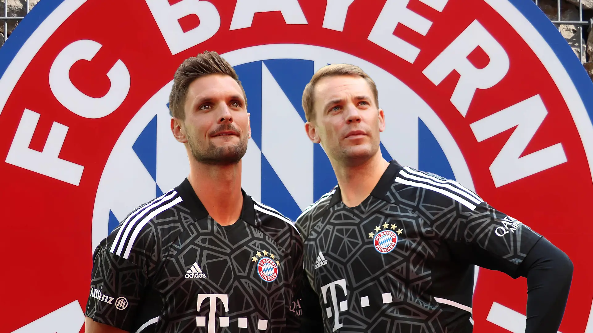 München, Deutschland 29. November 2022: Fussball, Herren, Saison 2022/2023, FC Bayern München Hier eine Fotomontage, Symbolbild, Symbolfoto mit Sven Ulreich FC Bayern München li. und Manuel Neuer FC Bayern München re. im Hintergrund das Logo, Wappen des Vereins, beide Torhüter mit Blick nach oben *** Munich, Germany 29 November 2022 football, men, season 2022 2023, FC Bayern Munich Here is a photomontage, symbol image, symbol photo with Sven Ulreich FC Bayern Munich li and Manuel Neuer FC Bayern Munich r in the background the logo, coat of arms of the club, both goalkeepers facing upwards