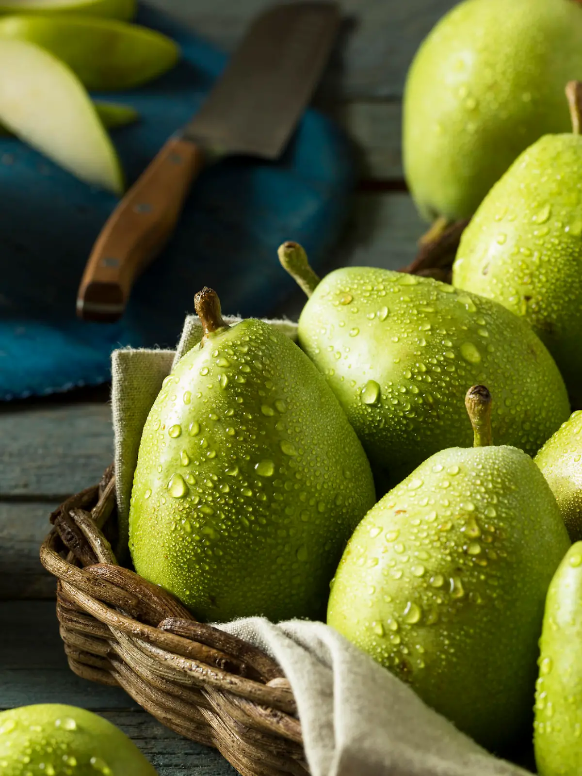 Raw Green Organic Danjou Pears Ready to Eat
