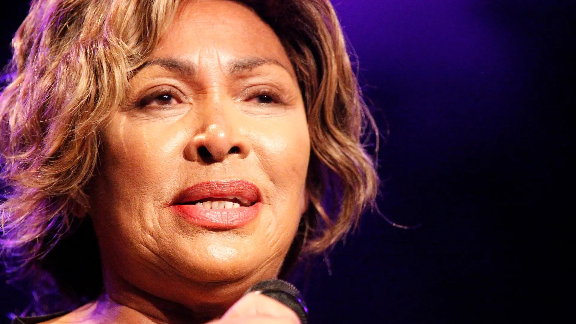 Tina Turner in Zürich / Sie stellt das neue Album Children Beyond vor / Tina Turner presents the new Album Children Beyond in Zurich / 29.09.2011 / 2011 Mandoga Media