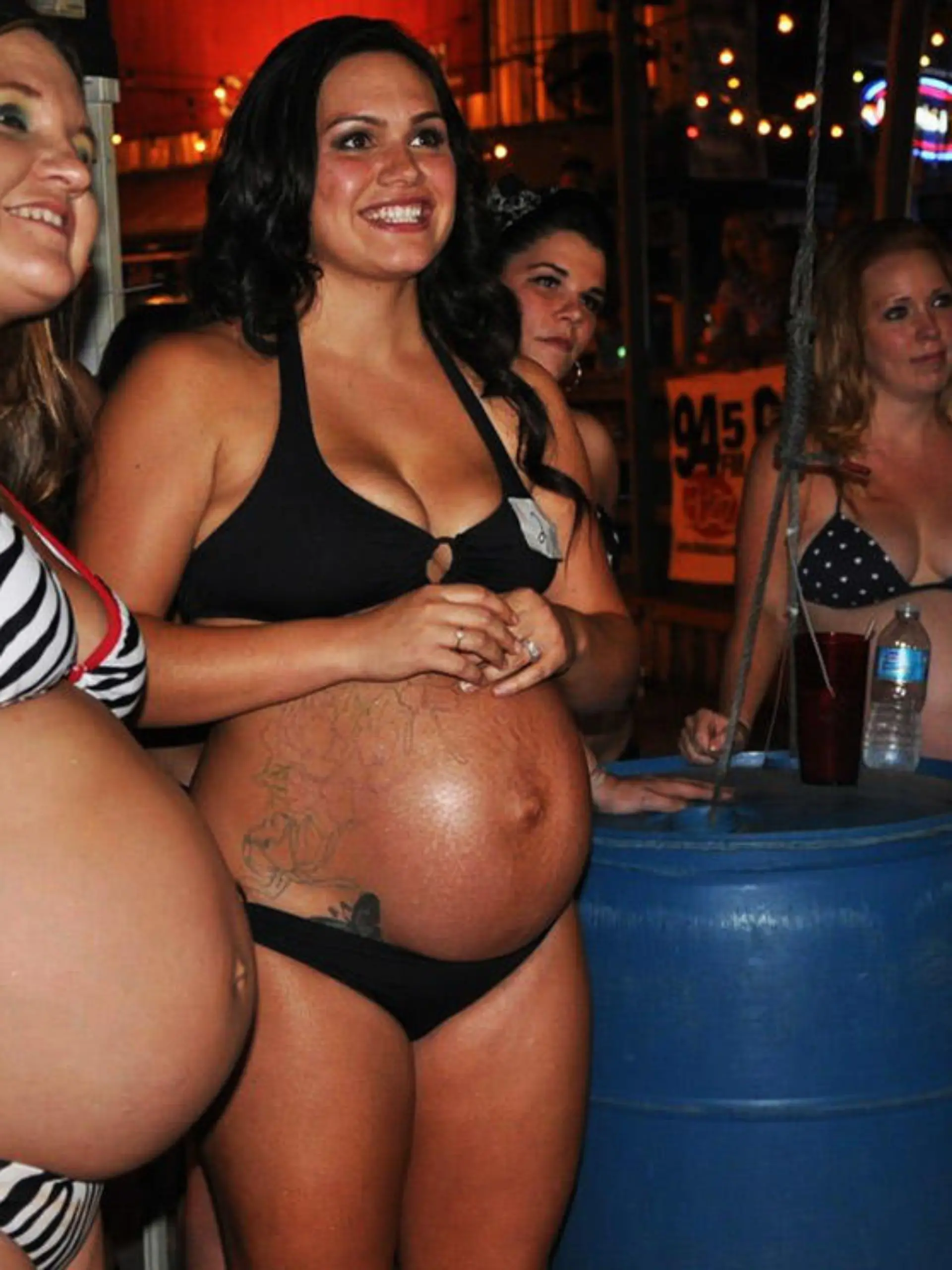 pregnant bikini contest 18