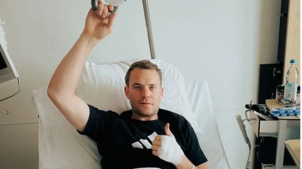Manuel Neuer @https://www.instagram.com/manuelneuer/