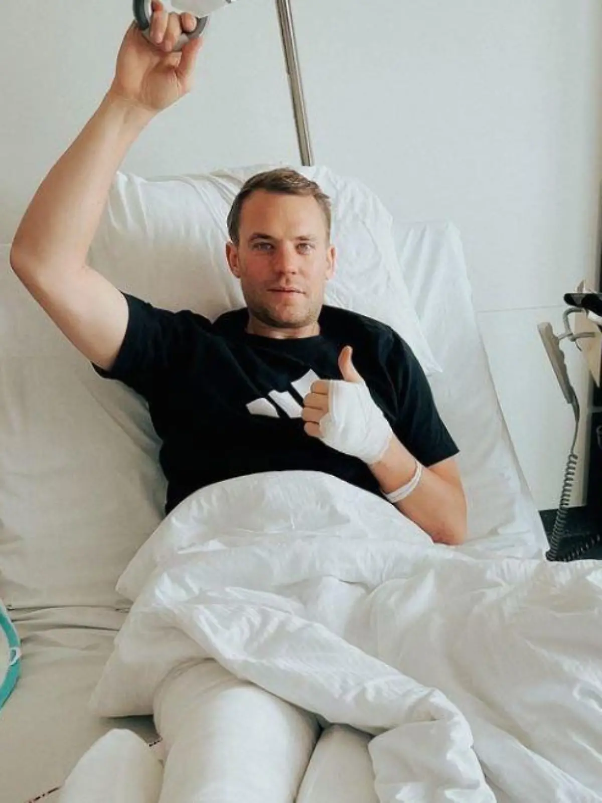 Manuel Neuer @https://www.instagram.com/manuelneuer/