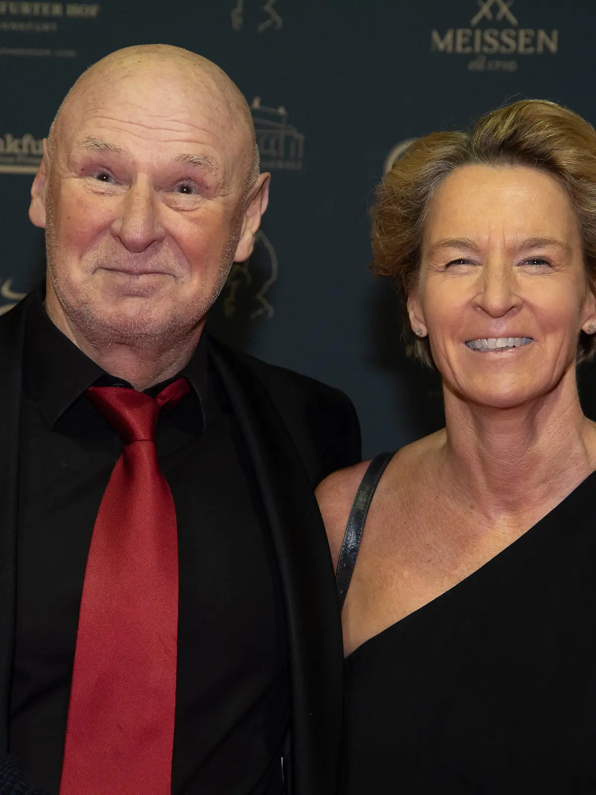 Martina VOSS-TECKLENBURG, mit Ehemann Hermann, roter Teppich, Red Carpet Show, 40. Deutscher Sportpresseball in der Alten Oper Frankfurt, 05.11.2022.