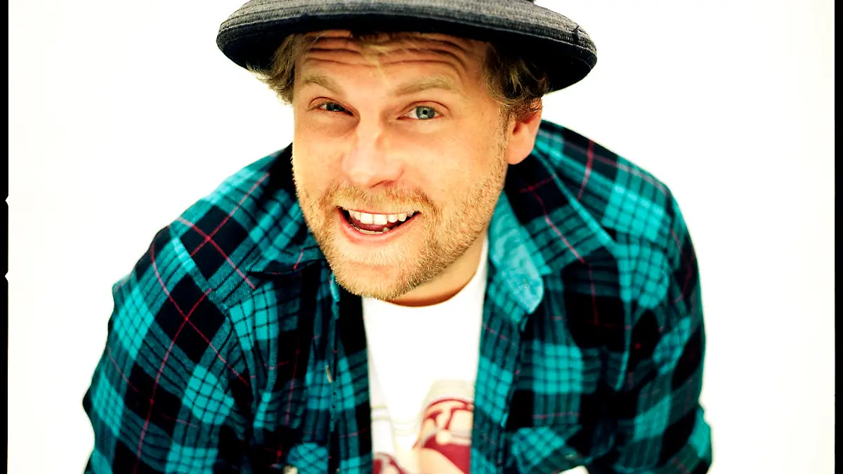 Portrait (by Thomas Soleckie).jpg