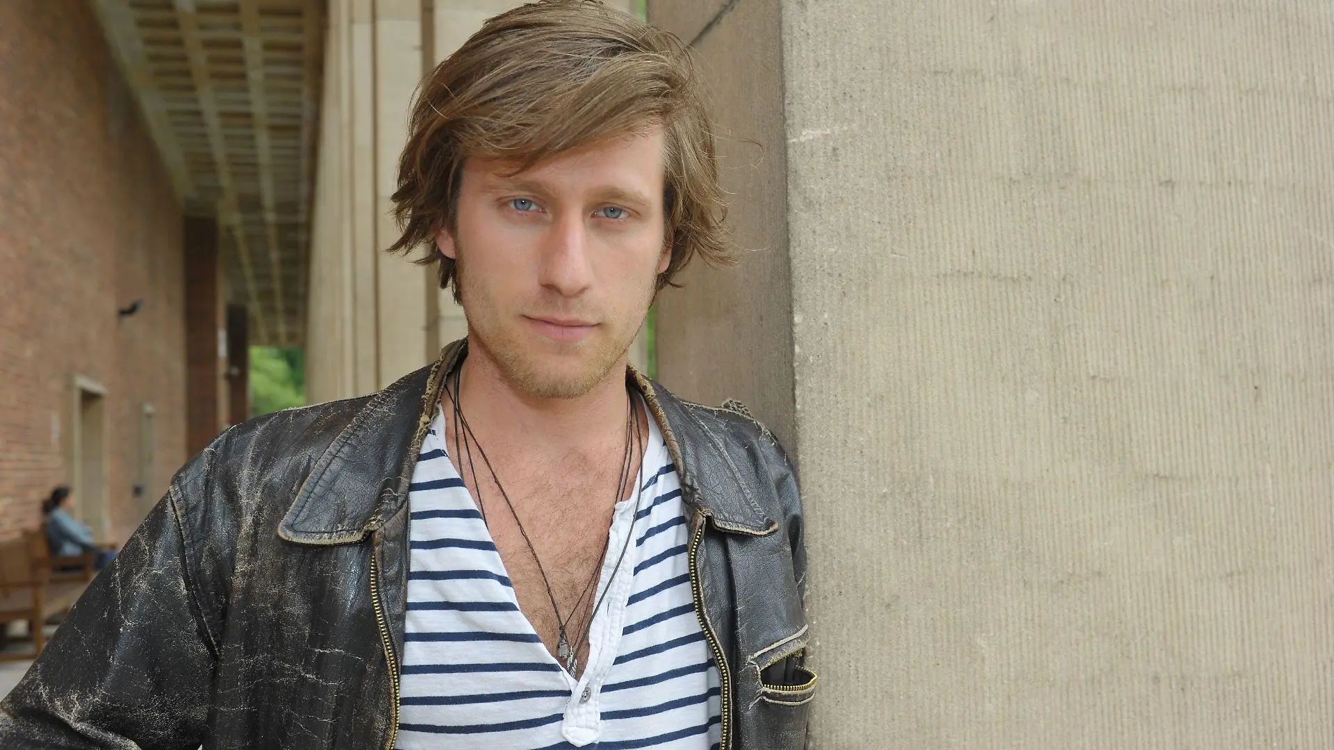 Merlin Leonhardt spielt Till "Bommel" Kuhn