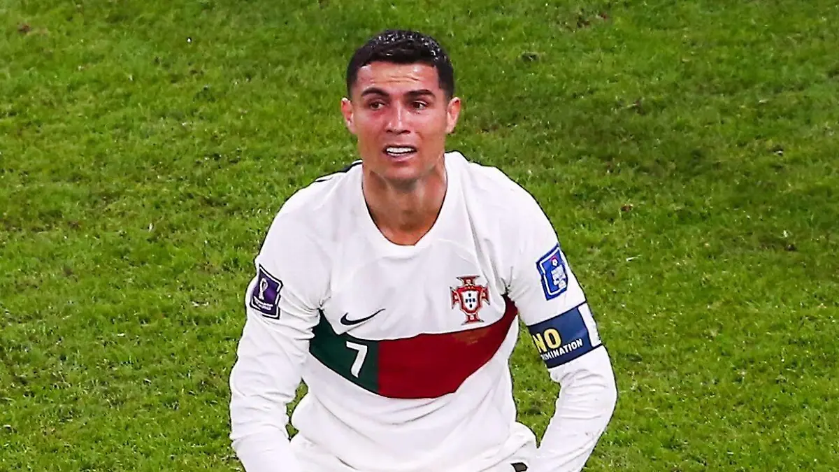 Mandatory Credit: Photo by Michael Zemanek/Shutterstock 13655764dc Cristiano Ronaldo of Portugal looks dejected at full-time progressing to the Semi Finals Morocco v Portugal, FIFA World Cup, WM, Weltmeisterschaft, Fussball 2022, Quarter Final, Football, Al Thumama Stadium, Doha, Qatar - 10 Dec 2022 Editorial Use Only Morocco v Portugal, FIFA World Cup 2022, Quarter Final, Football, Al Thumama Stadium, Doha, Qatar - 10 Dec 2022 Editorial Use Only PUBLICATIONxINxGERxSUIxAUTxHUNxGRExMLTxCYPxROUxBULxUAExKSAxONLY Copyright: xMichaelxZemanek/Shutterstockx 13655764dc 