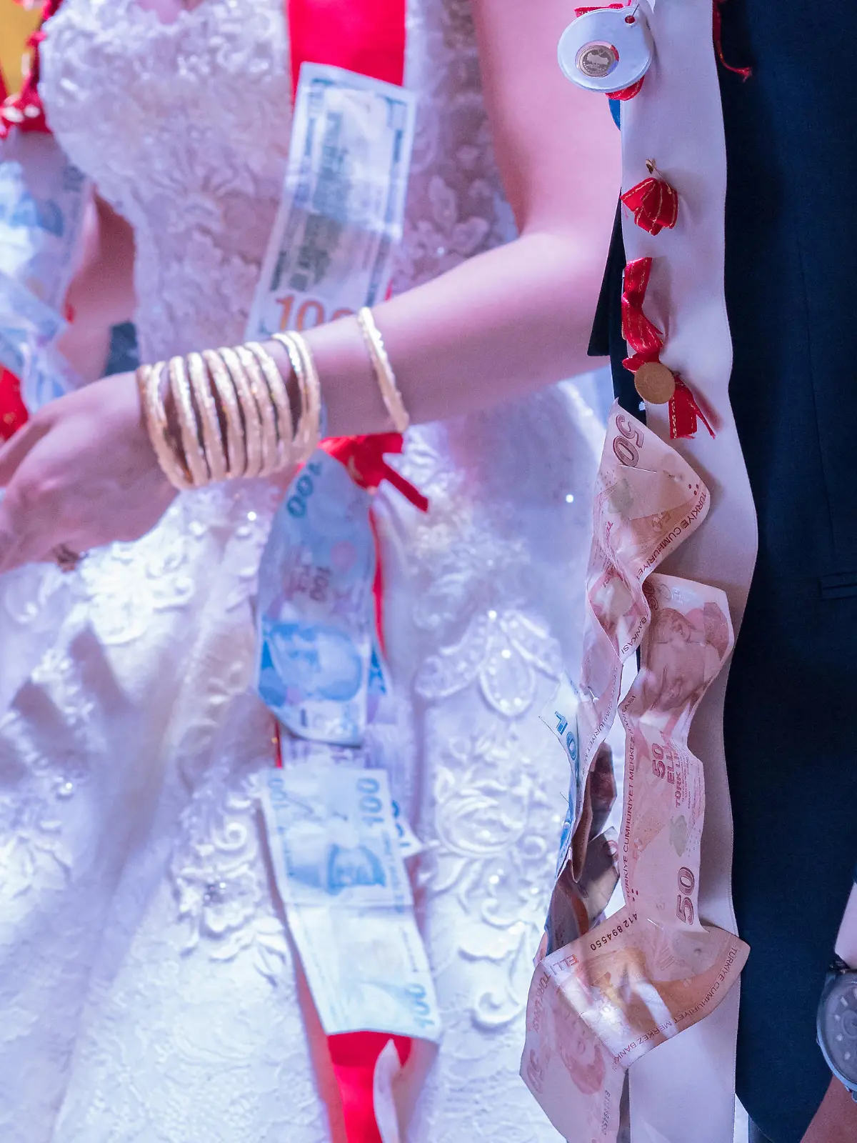 Traditional Türkish wedding jewelery ceremony