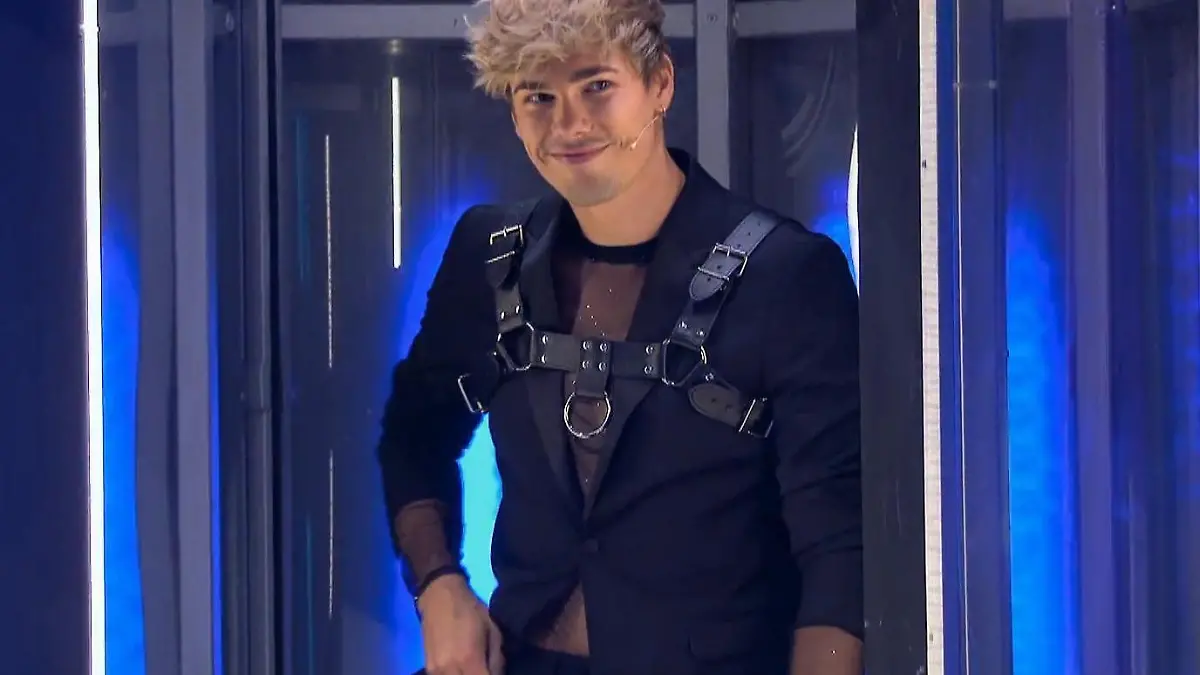 Fetisch oder Style? ER liebt das Spiel mit der Optik Take Me Out Boys, Boys, Boys: Hottie Tony