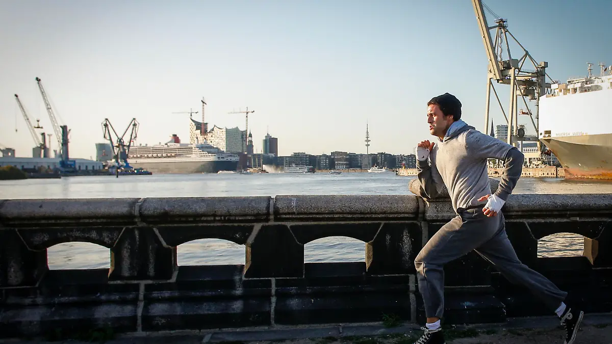 Drew Sarich ist der Hauptdarsteller im Musical „Rocky“ ab November im TUI Operettenhaus in Hamburg. Photo: Stage Entertainment/Morris Mac Matzen