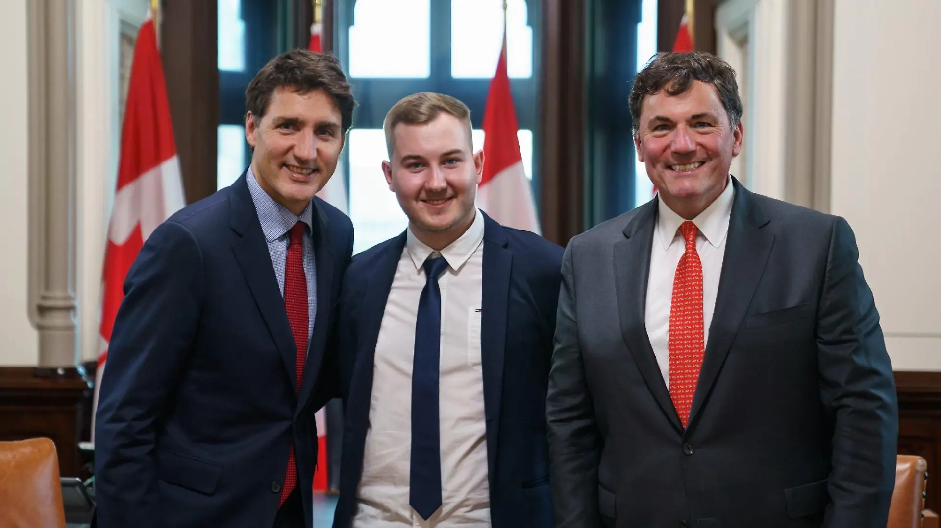 Jonathan Kehl mit Minister Dominic LeBlanc und Premierminister Justin Trudeau / Weiterer Text über ots und www.presseportal.de/nr/16259 / Die Verwendung dieses Bildes für redaktionelle Zwecke ist unter Beachtung aller mitgeteilten Nutzungsbedingungen zulässig und dann auch honorarfrei. Veröffentlichung ausschließlich mit Bildrechte-Hinweis.