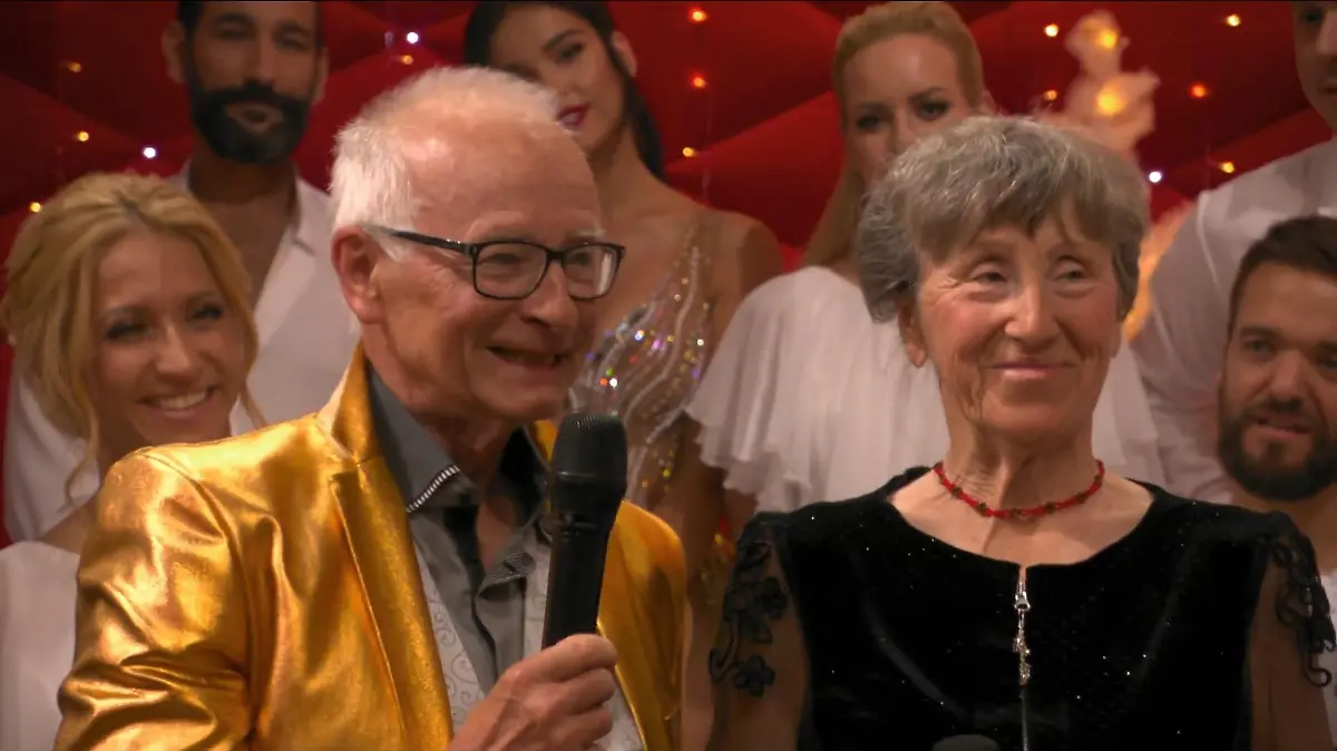 Peter und Elisabeth haben ihren spontanen Auftritt in der großen "Let's Dance"-Weihnachtsshow sichtlich genossen.