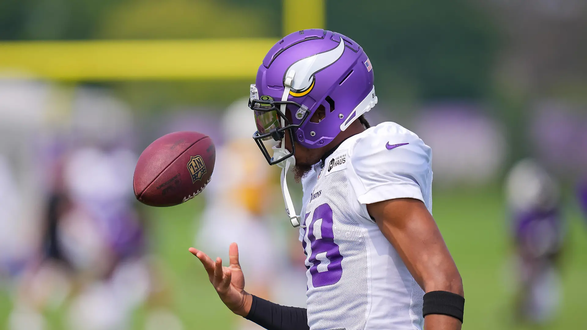 NFL, American Football Herren, USA Minnesota Vikings Training Camp Aug 5, 2023 Eagan, MN, USA Minnesota Vikings wide receiver Justin Jefferson 18 during training camp at Twin Cities Orthopedic Center. Eagan Twin Cities Orthopedic Center MN USA, EDITORIAL USE ONLY PUBLICATIONxINxGERxSUIxAUTxONLY Copyright: xBradxRempelx 20230805_tbs_ai9_149