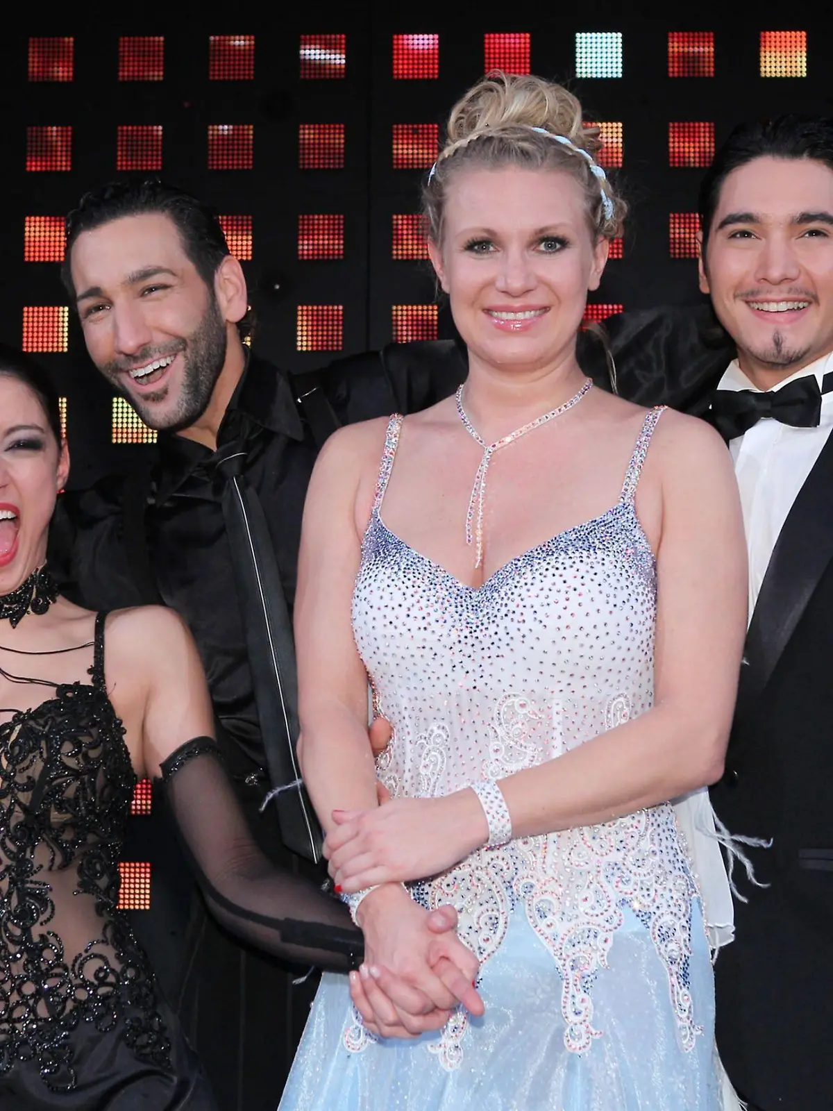 Rebecca Mir (l.) und Massimo Sinató stehen zusammen mit Magdalena Brzeska und Erich Klann im Finale.   Verwendung der Bilder für Online-Medien ausschließlich mit folgender Verlinkung: "Alle Infos zu "Let´s Dance" im Special bei RTL.de: http://www.rtl.de/cms/sendungen/lets-dance.html