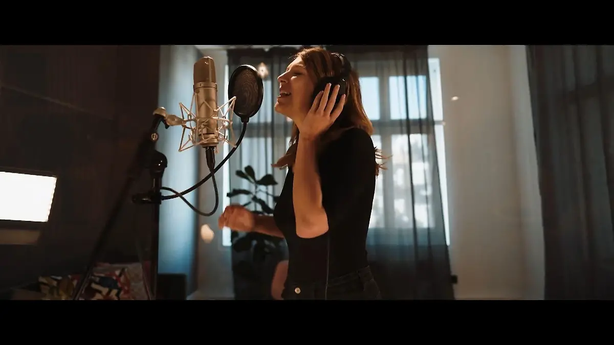 Das ist Iris Mareike Steens allererste Single Mit "Haltlos" beginnt ein neues Kapitel