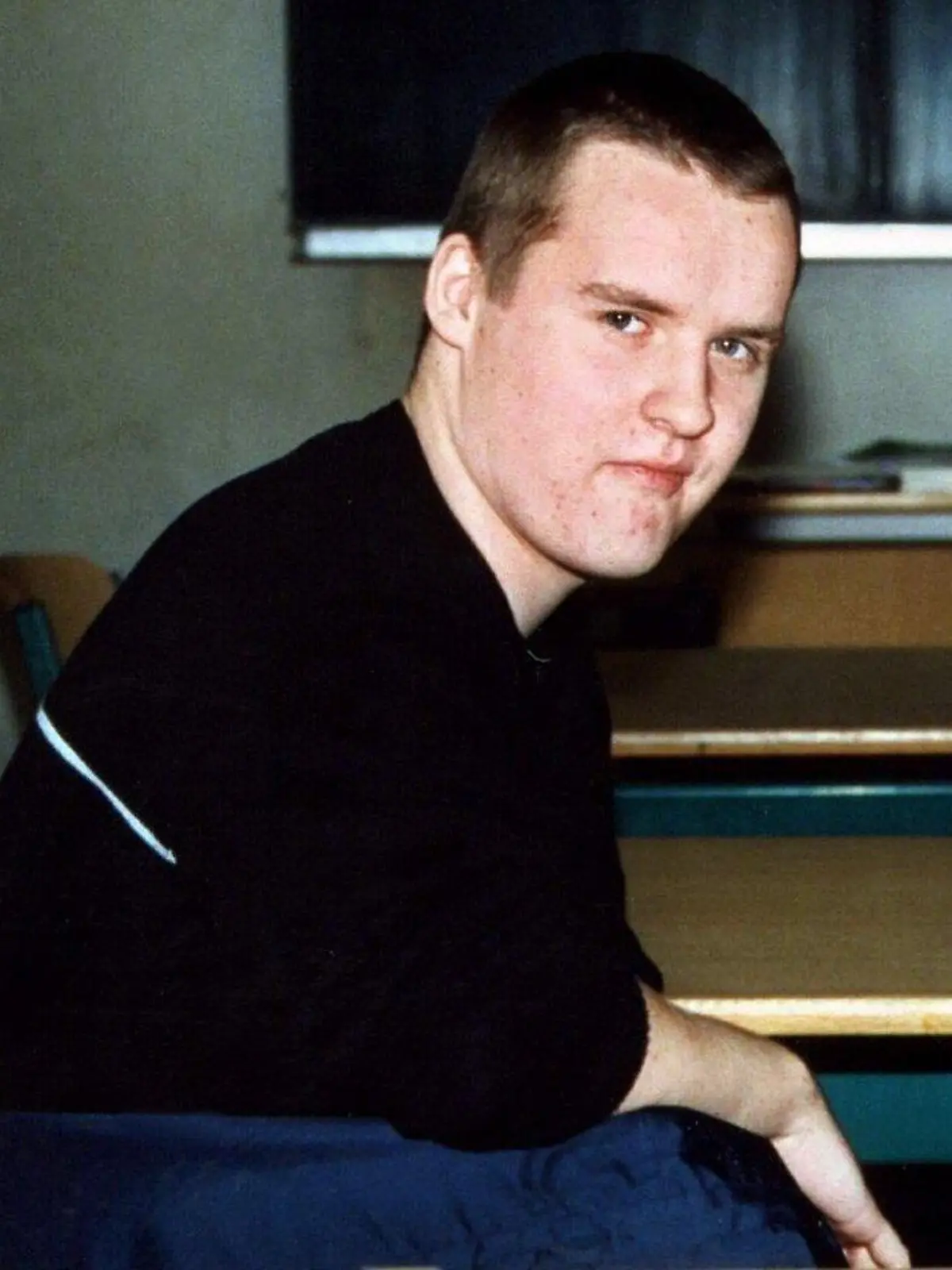 ARCHIV - Der 19-jährige Robert Steinhäuser richtete vor fünf Jahren am 26.04.2002 ein Blutbad am Erfurter Gutenberg-Gymnasium (Thüringen) an (undatiertes Archivfoto). Er tötete zwölf Lehrer, zwei Schüler, eine Sekretärin und einen Polizisten. Dann erschoss er sich selbst.   (zu KORR-Bericht vom 18.04.2007) ACHTUNG REDAKTIONEN: Veröffentlichung nur mit Quellenangabe: Thüringer Allgemeine) dpa/lth +++(c) dpa - Bildfunk+++