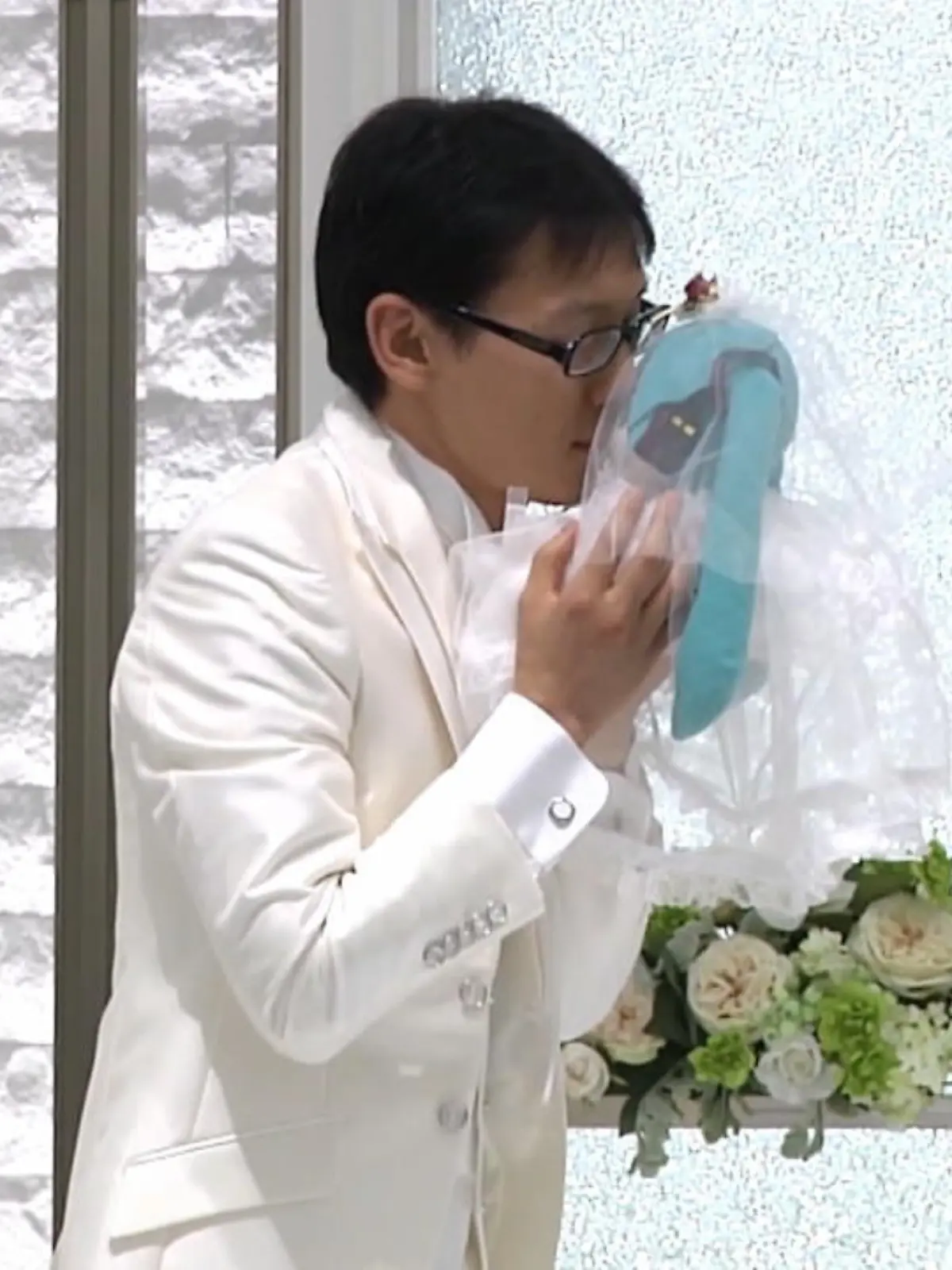 Akihiko Kondo aus Japan heiratet seine große Liebe: eine Puppe. RTL-Reporterin Karolina Kaminska hat seine Ehefrau kennengelernt und war sogar mit dem Pärchen essen.