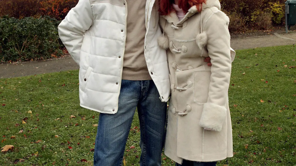 ARCHIV - Das Geschwisterpaar Patrick und Susan aus Leipzig, aufgenommen am 22.12.2006. Der derzeit 35-Jährige und seine Schwester, die nicht zusammen aufgewachsen sind, haben gemeinsam vier Kinder. Der Europäische Gerichtshof für Menschenrechte (EGMR) entscheidet, ob die Bestrafung des Inzests unter Geschwistern einen Verstoß gegen die Menschenrechte bedeutet. Der Mann aus Sachsen wurde wegen «Beischlafs zwischen Verwandten» mehrmals zu Freiheitsstrafen verurteilt. Der 35-Jährige macht vor dem EGMR eine Verletzung von Artikel 8 der Europäischen Menschenrechtskonvention (EMRK) geltend, der das Recht auf Achtung des Privat- und Familienlebens schützt. Foto. IDECON-team +++(c) dpa - Bildfunk+++