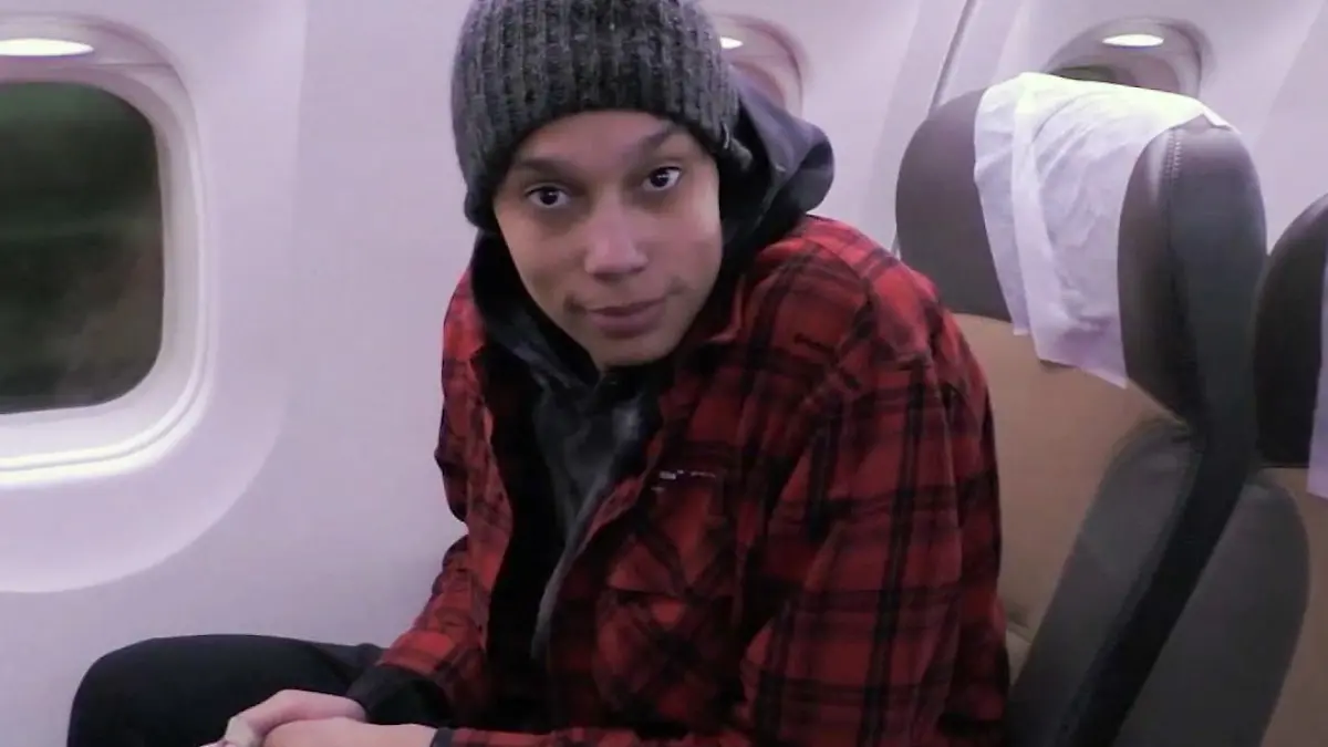 UNITED ARAB EMIRATES, ABU DHABI - DECEMBER 8, 2022: US basketball player Brittney Griner is seen on a plane ahead of departing for the United States. Griner, sentenced to 9 years in a Russian penal colony for drug smuggling, was freed in a prisoner exchange for Russian citizen Viktor Bout, sentenced to 25 years in a US prison for conspiring to kill US citizens and officials. Video grab. Best quality available. FSB/TASS / action press