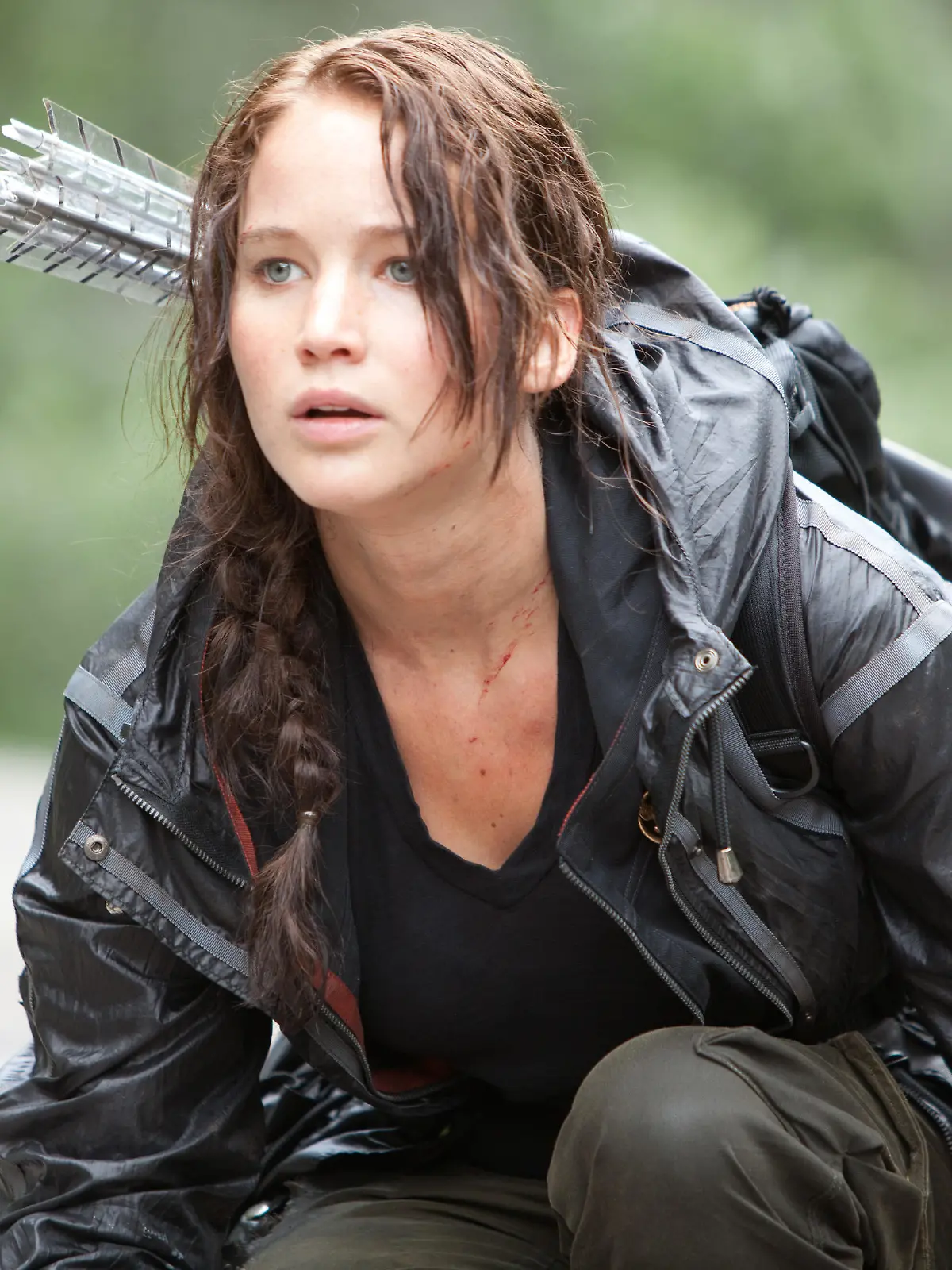 Katniss (Jennifer Lawrence) in der Arena