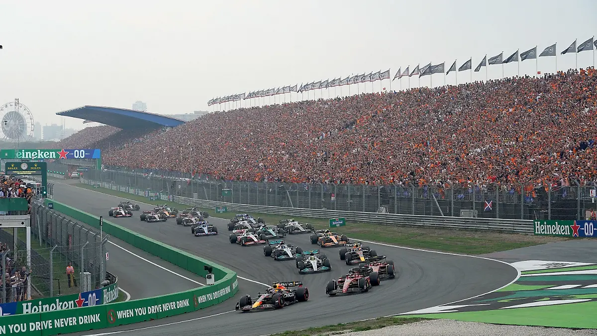 ARCHIV - 04.09.2022, Niederlande, Zandvoort: Motorsport: Formel-1-Weltmeisterschaft, Grand Prix der Niederlande - das Rennen bleibt bis 2025 im Programm (zu dpa: «Formel 1 fährt weiter in Zandvoort - Vertrag bis 2025») Foto: Hasan Bratic/dpa +++ dpa-Bildfunk +++