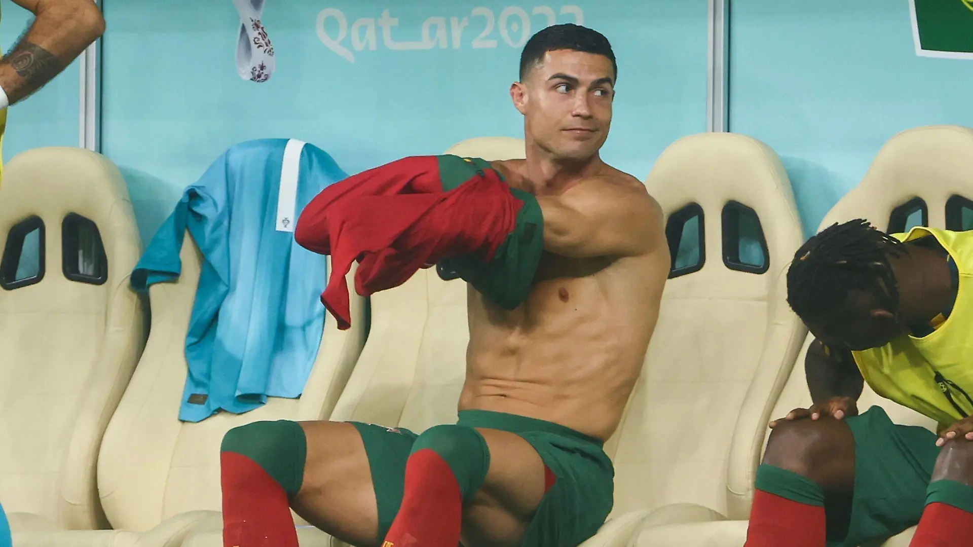 Mandatory Credit: Photo by Kieran McManus/Shutterstock 13651661cl Cristiano Ronaldo of Portugal prepares to join the match as a substitute Portugal v Switzerland, FIFA World Cup, WM, Weltmeisterschaft, Fussball 2022, Round of 16, Football, Lusail Stadium, Al Daayen, Qatar - 06 Dec 2022 Editorial Use Only Portugal v Switzerland, FIFA World Cup 2022, Round of 16, Football, Lusail Stadium, Al Daayen, Qatar - 06 Dec 2022 Editorial Use Only PUBLICATIONxINxGERxSUIxAUTxHUNxGRExMLTxCYPxROUxBULxUAExKSAxONLY Copyright: xKieranxMcManus/Shutterstockx 13651661cl 
