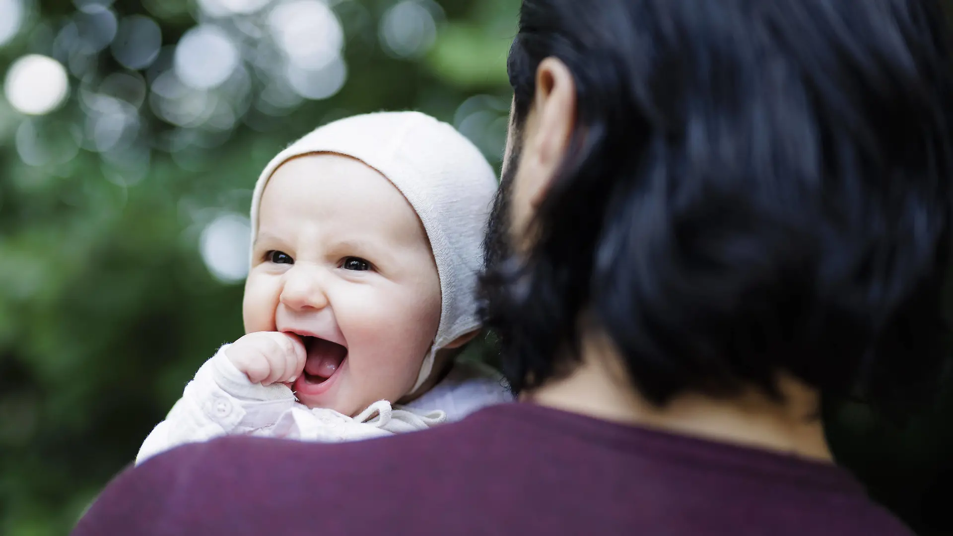 Creative Highlights Symbolbilder Vater mit Baby Bonn Deutschland *** Father with baby Bonn Germany Copyright: xUtexGrabowsky/photothek.dex