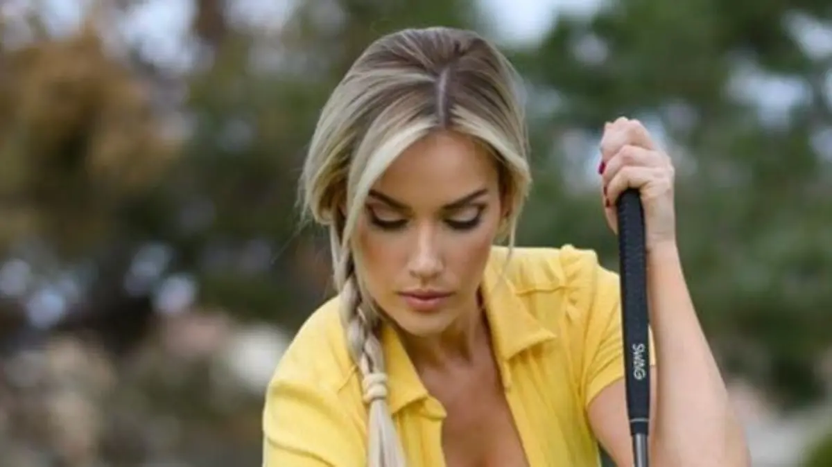 Paige Spiranac mag gerne enge Outfits. In diesem Jahr wurde sie zum "World Sexiest Woman" gewählt.