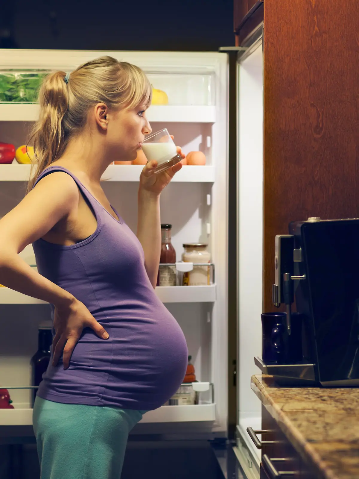 schwangere frau, heißhunger, hunger, schwanger, babybauch