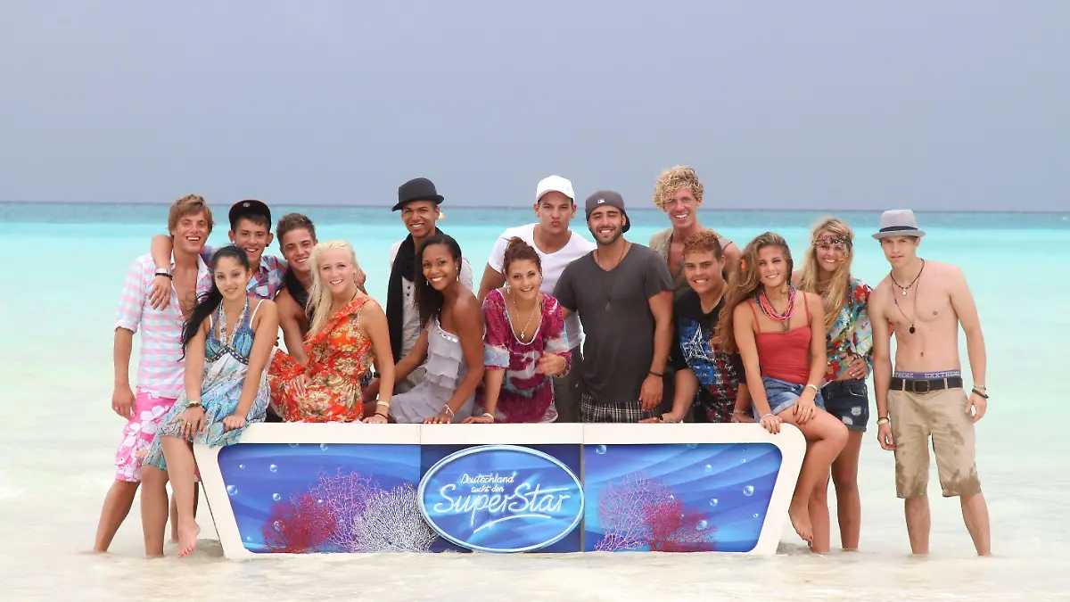 V.li.: Kristof Hering, Angel Burjansky, Daniele Negroni, Luca Hänni,  Jana Skolina, Jesse Ritch Kama-Kalonji, Ursula James, Vanessa Krasniqi, Dennis Richter, Hamed Anousheh, Christian Schöne, Marcello Ciurlia, Silvia Amaru, Fabienne Rothe und Joey Heindle.