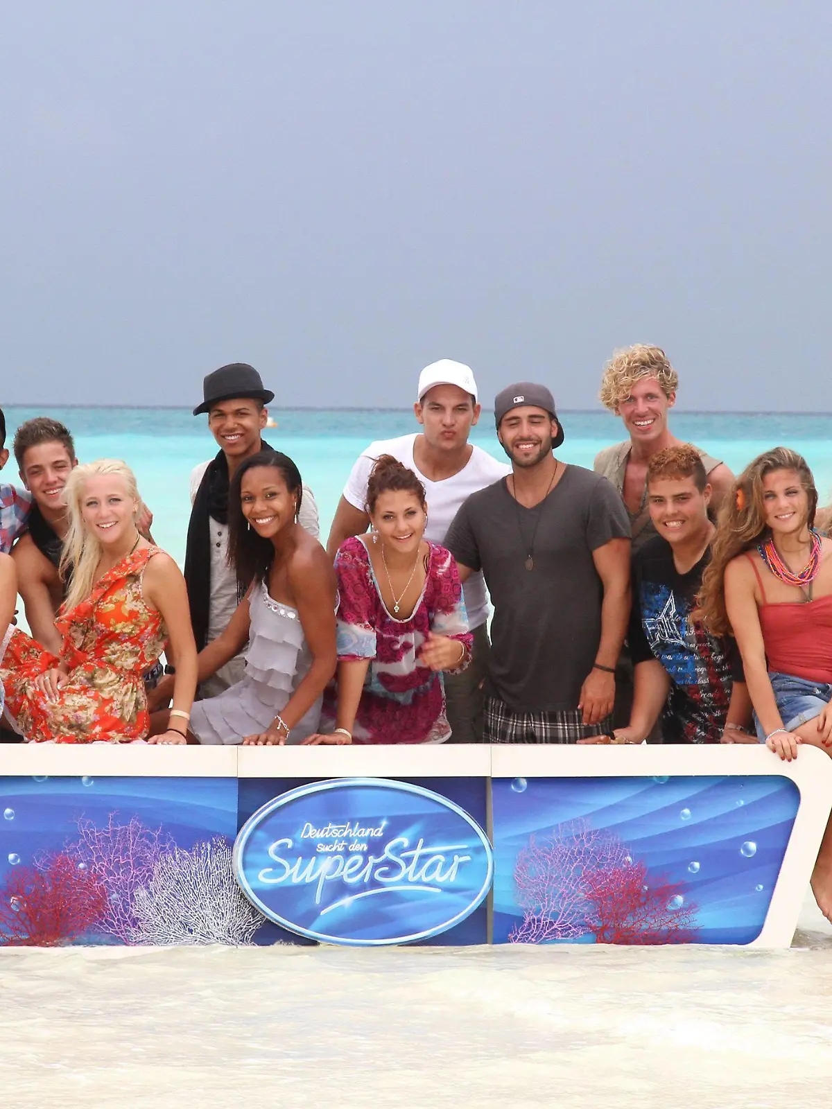 V.li.: Kristof Hering, Angel Burjansky, Daniele Negroni, Luca Hänni,  Jana Skolina, Jesse Ritch Kama-Kalonji, Ursula James, Vanessa Krasniqi, Dennis Richter, Hamed Anousheh, Christian Schöne, Marcello Ciurlia, Silvia Amaru, Fabienne Rothe und Joey Heindle.