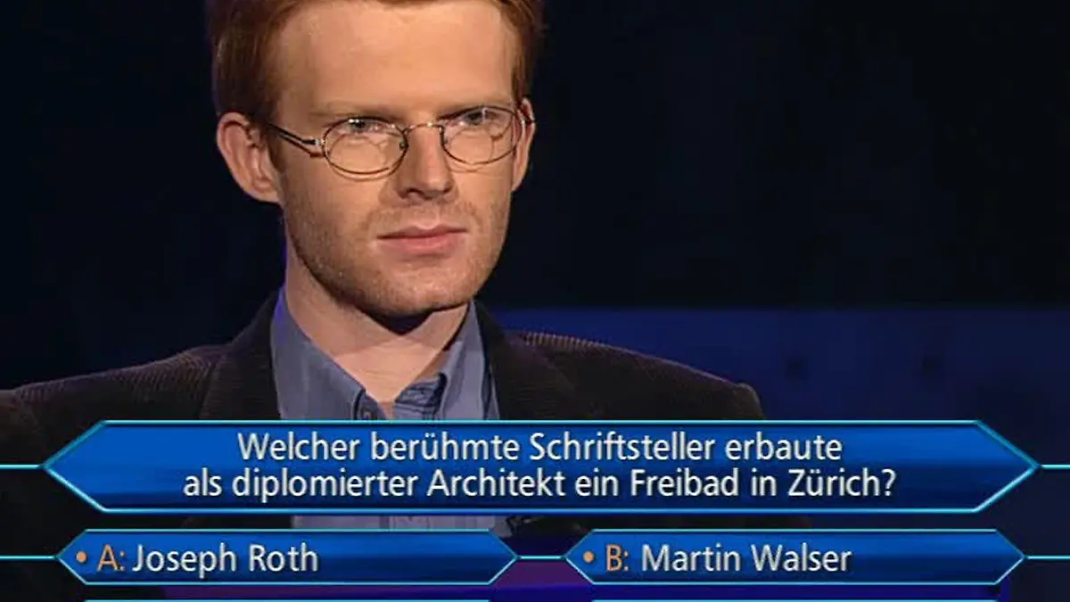 Endlich hat "Wer wird Millionär?" seinen ersten Euromillionär. In der 244 Ausgabe der Quizshow wurde am Freitag, 18 Oktober 2002, zum ersten mal die 1-Million-Euro-Frage richtig beantwortet. Euromillionär ist der 24-jährige Musik und Philosophiestudent Gerhard Krammer aus Ensdorf bei Regensburg.