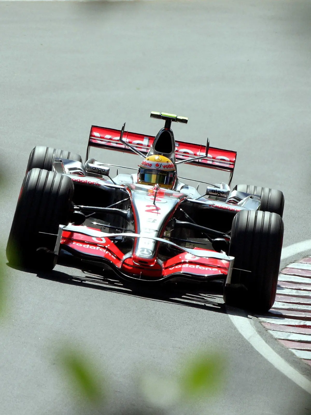 British Formula One driver Lewis Hamilton of McLaren Mercedes steers his car through a turn during the practice session of the Canada Grand Prix, Saturday 09 June 2007 in Montreal, Canada. The Grand Prix of Canada takes place on Sunday 10 June 2007. Foto: KERIM OKTEN +++(c) dpa - Bildfunk+++