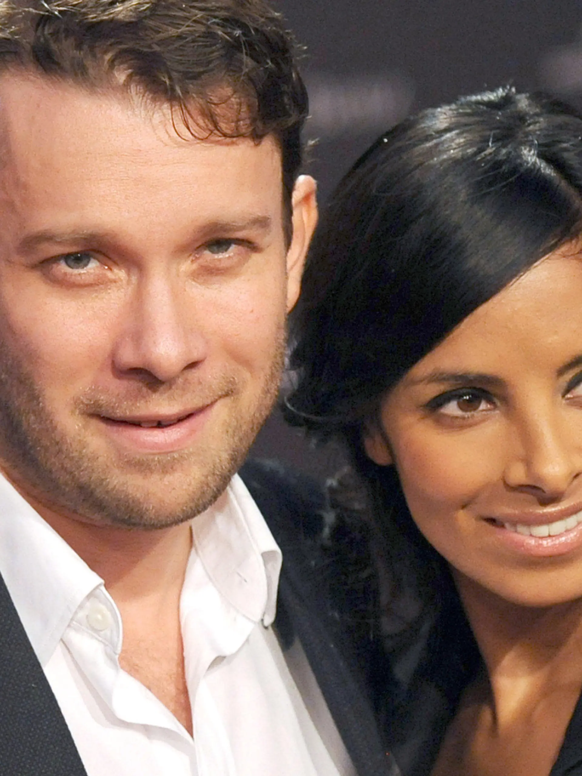 ARCHIV - Das Schauspielerpaar Christian Ulmen und Collien Ulmen-Fernandes kommt in Berlin zur Michalsky Style Nite (Archivfoto vom 21.01.2011). Collien Ulmen-Fernandes (29) hat oft Probleme mit ihrem neuen Doppelnamen. «Der Name ist meistens zu lang. In den meisten Formularen ist nur Platz für Collien Ulmen-Fernan...», sagte sie der «Bild»-Zeitung vom Donnerstag (11.08.2011). «Aber das ist okay. Ich wollte nicht nur Ulmen heißen, das ist Christians Name. Ein Doppelname klingt nach Familie.» Seit ein paar Wochen ist Ulmen-Fernandes mit dem 35 Jahre alten TV-Moderator und Schauspieler Christian Ulmen verheiratet. Foto: Britta Pedersen (zu dpa 0623 vom 11.08.2011)  +++(c) dpa - Bildfunk+++